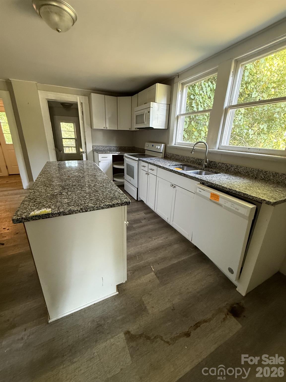 610 4th Street Property Photo 2