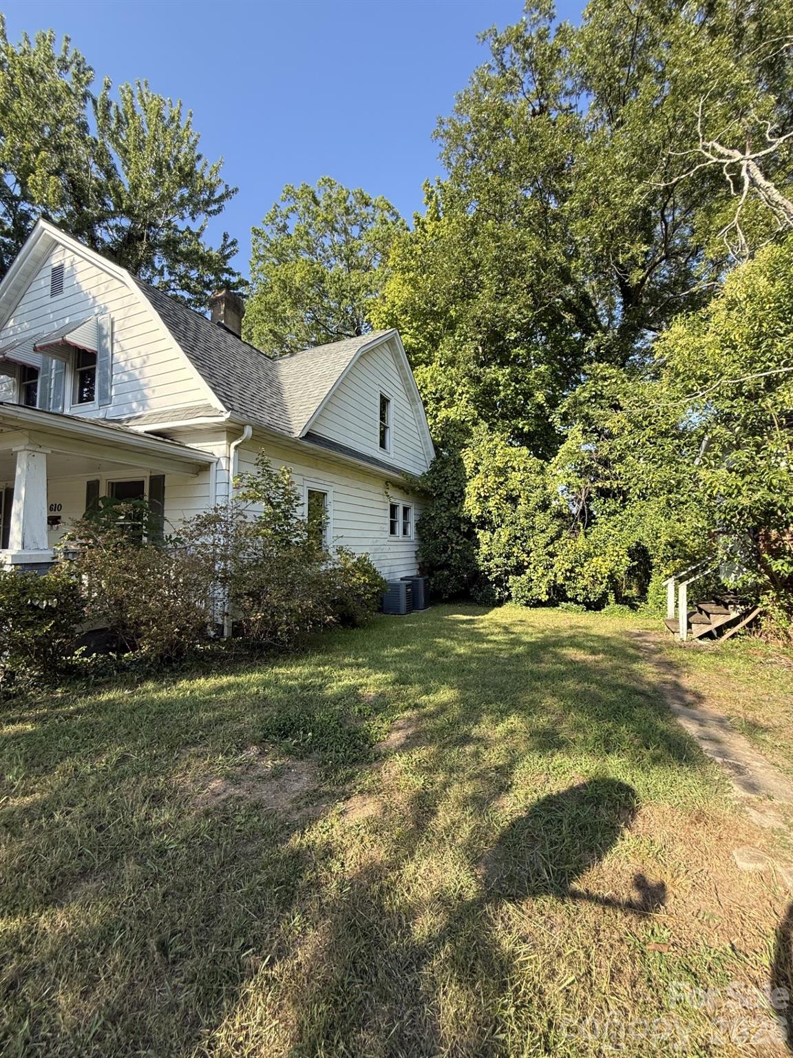 610 4th Street Property Photo 9