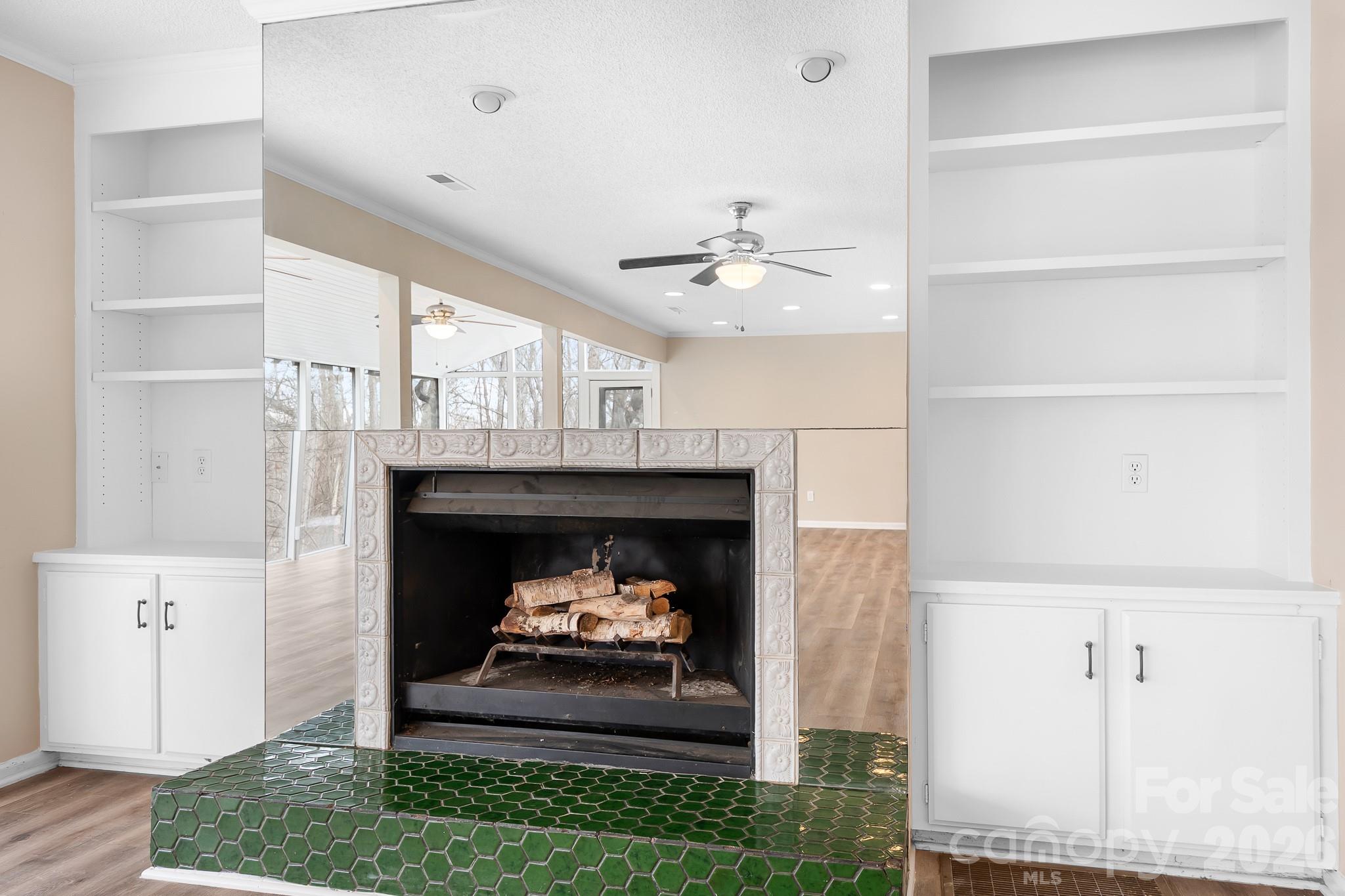 1126 Hanford Place Property Photo 12