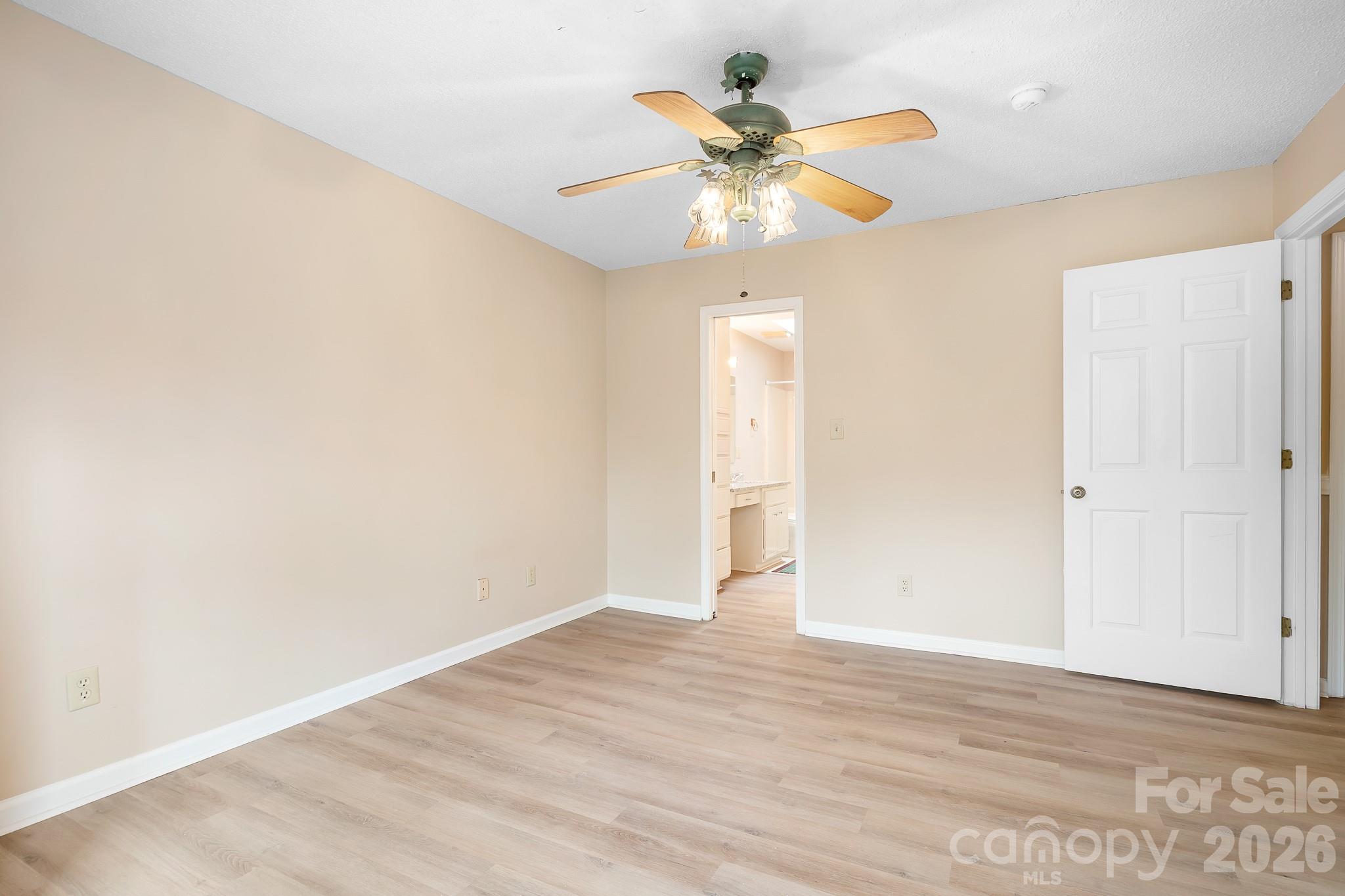 1126 Hanford Place Property Photo 16