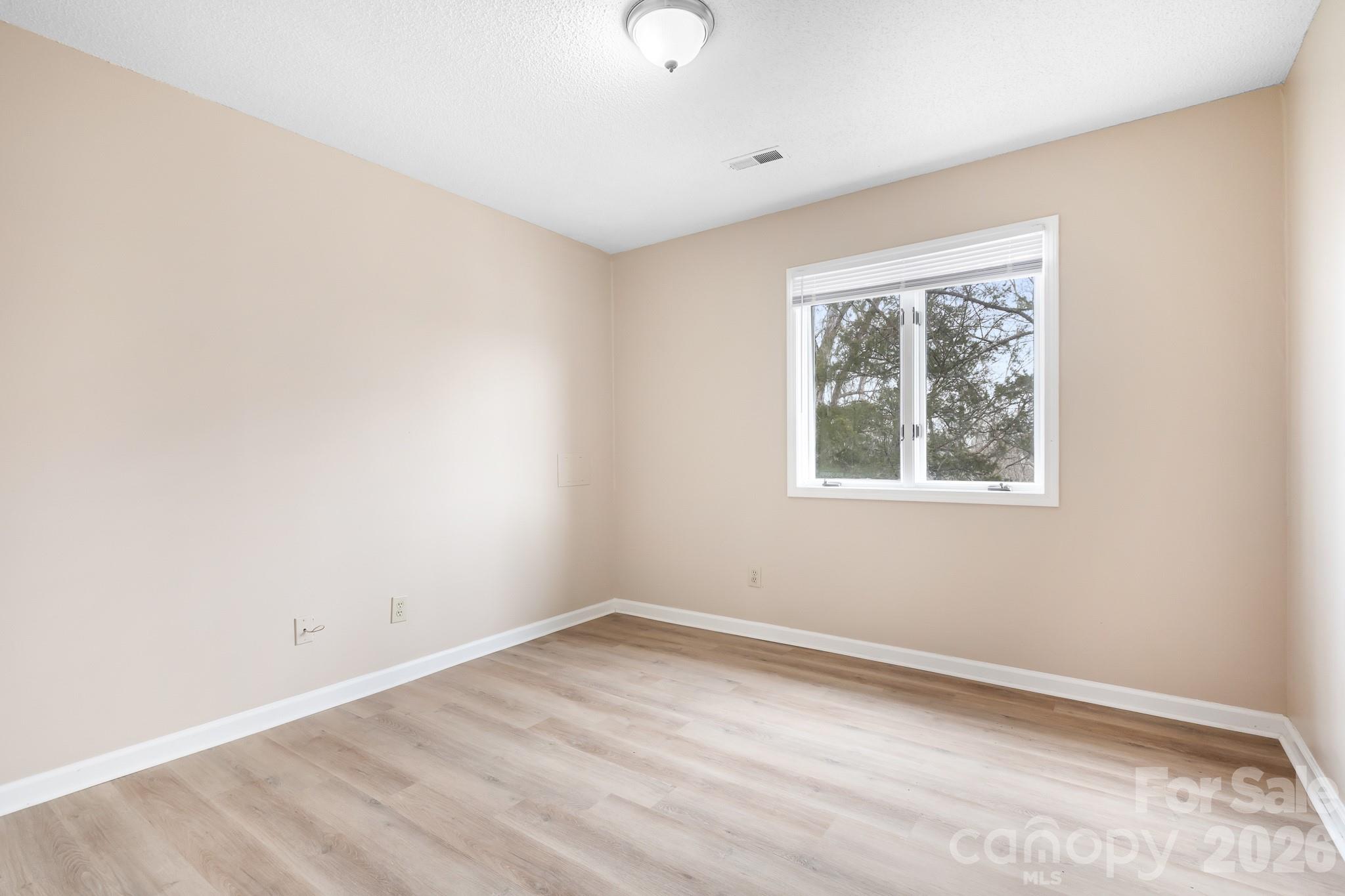 1126 Hanford Place Property Photo 20