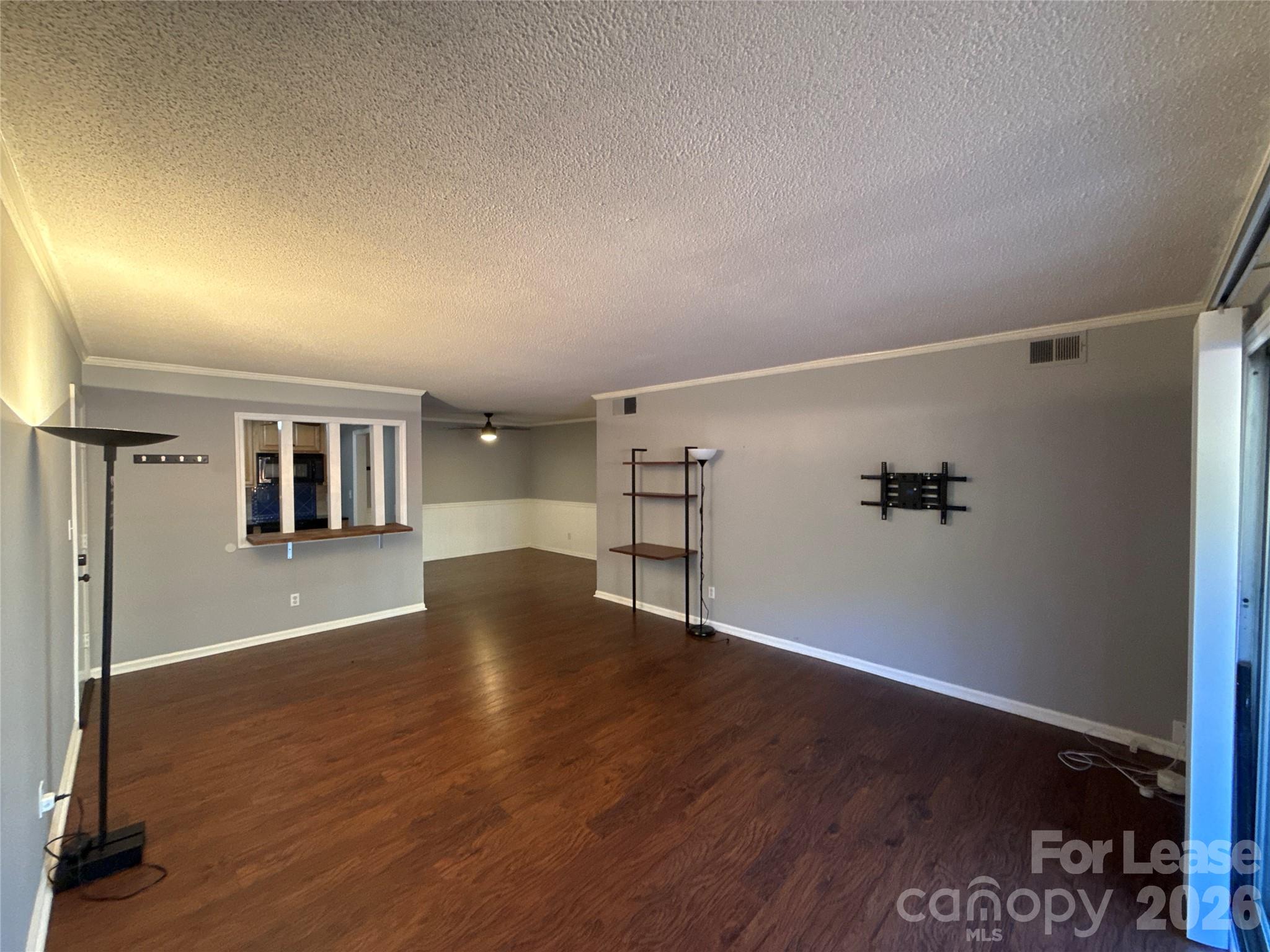 4739 Hedgemore Drive N Property Photo 4