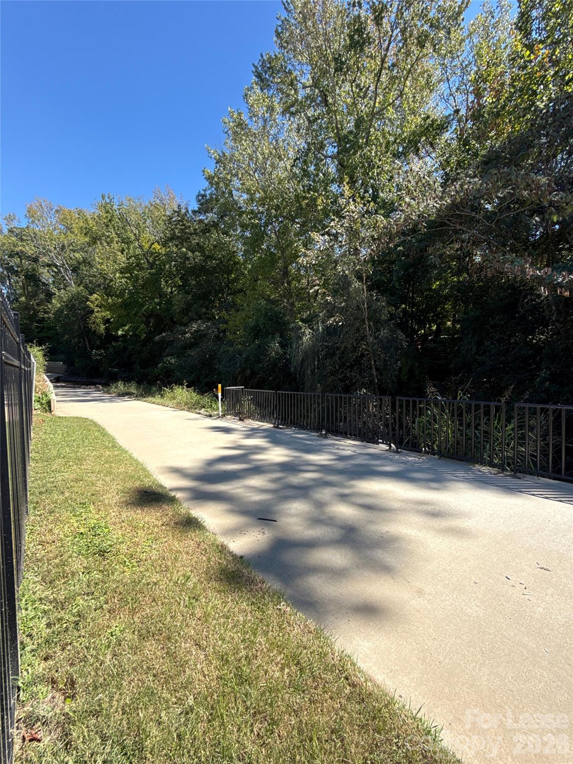4739 Hedgemore Drive N Property Photo 20