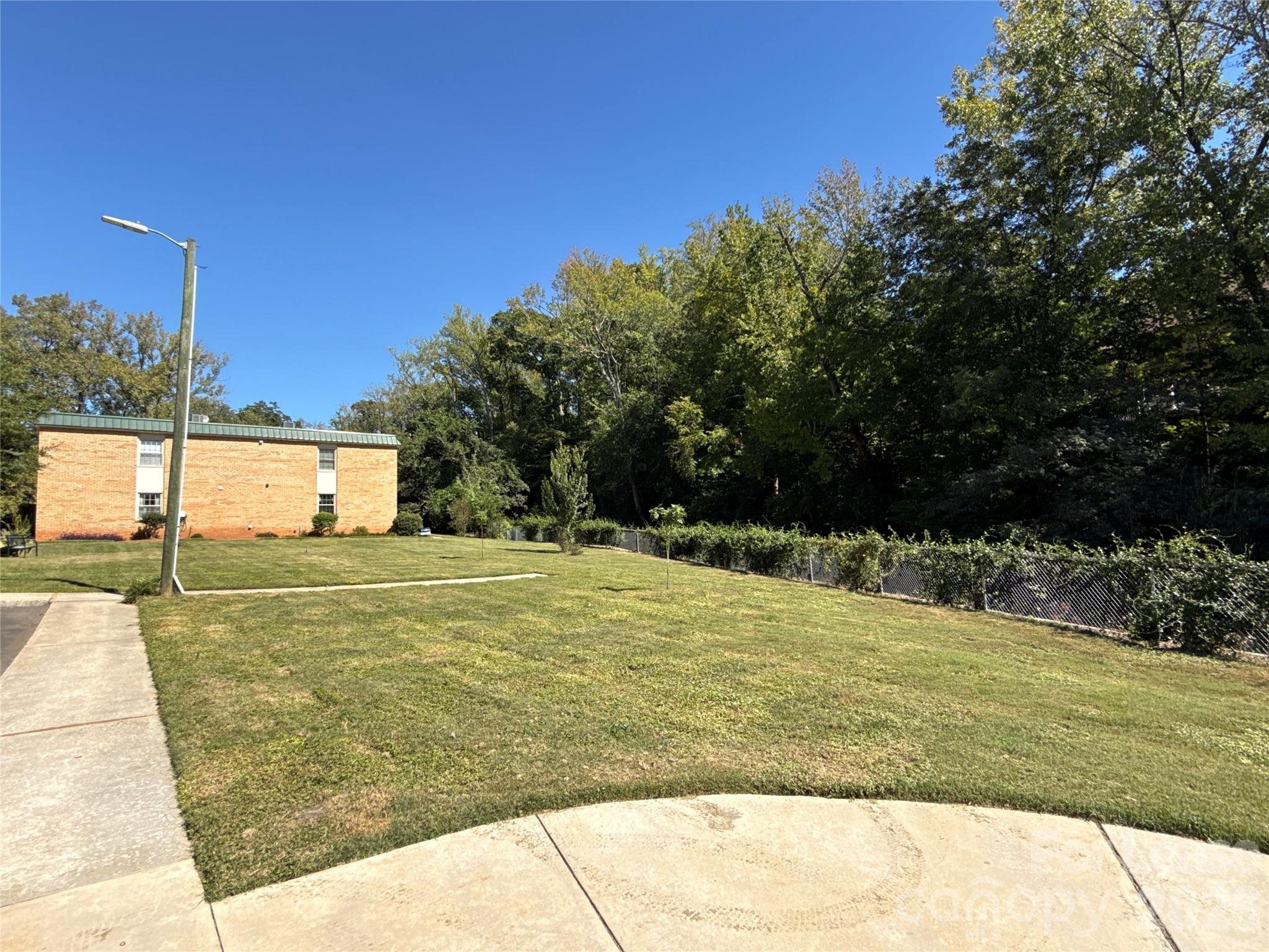 4739 Hedgemore Drive N Property Photo 21