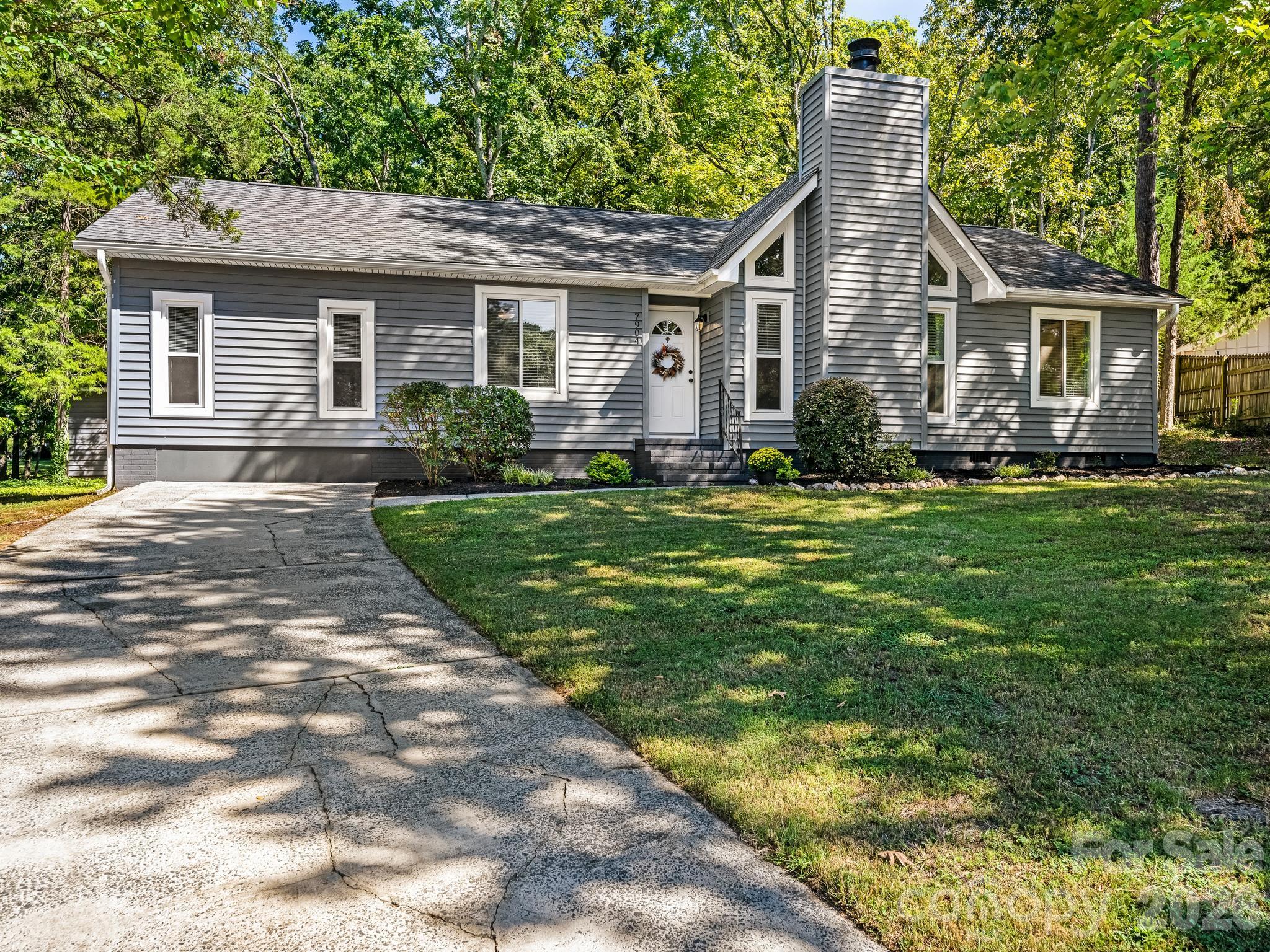 7904 Oakbark Lane Property Photo 1