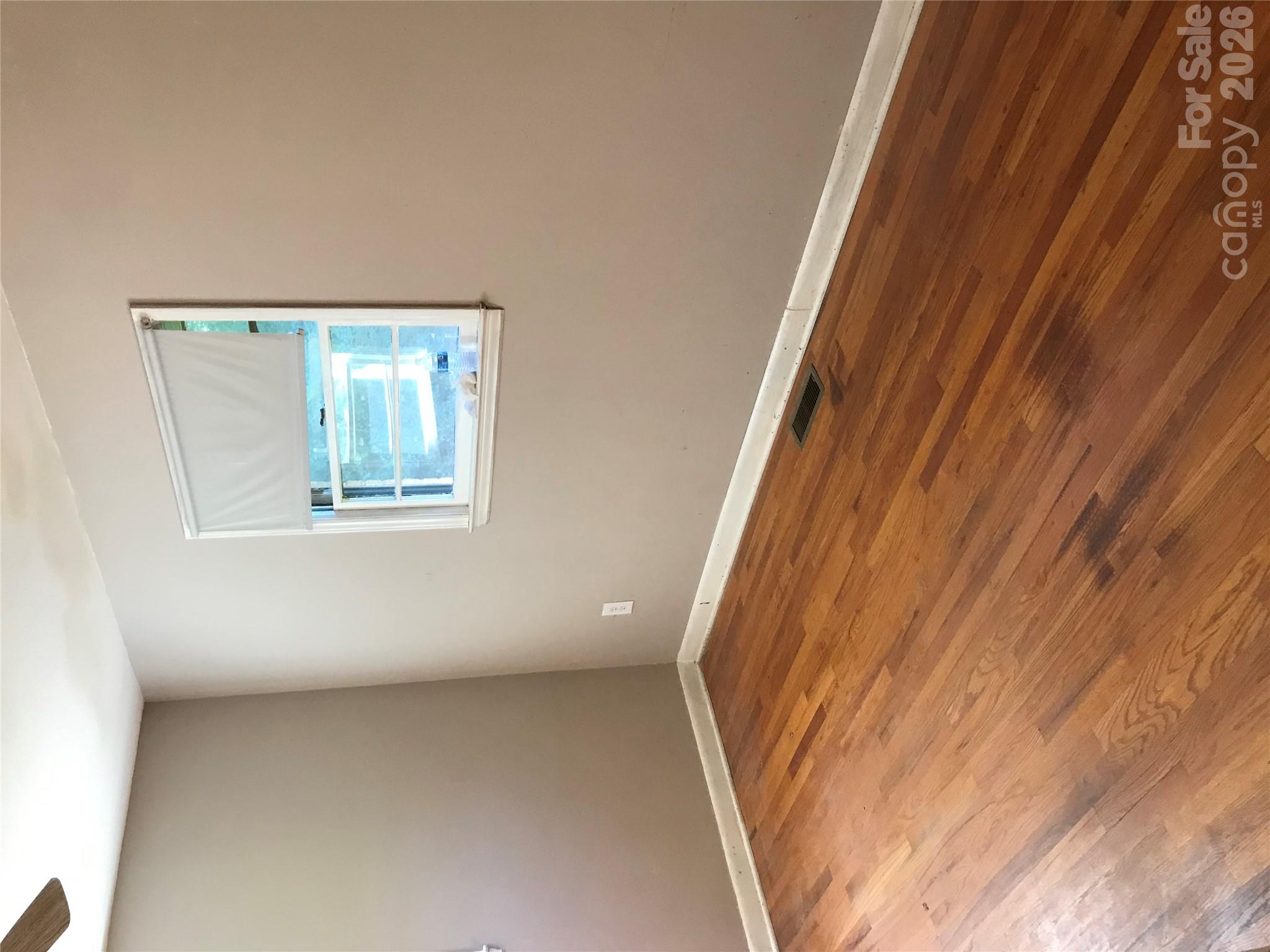 4430129 Property Photo 9