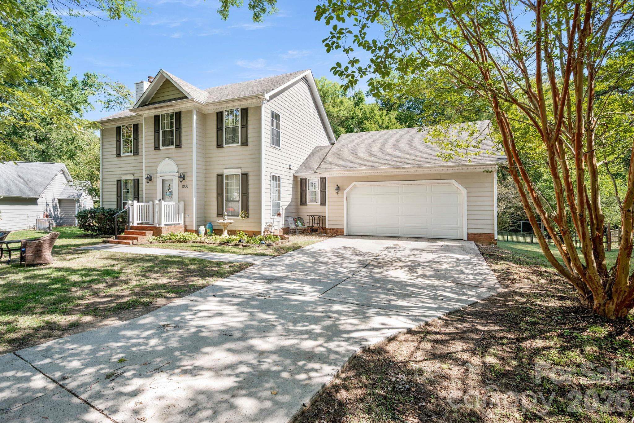 1300 Sugar Hollow Drive Property Photo 2