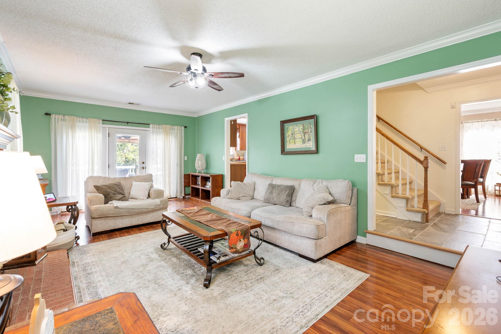 1300 Sugar Hollow Drive Property Photo 3
