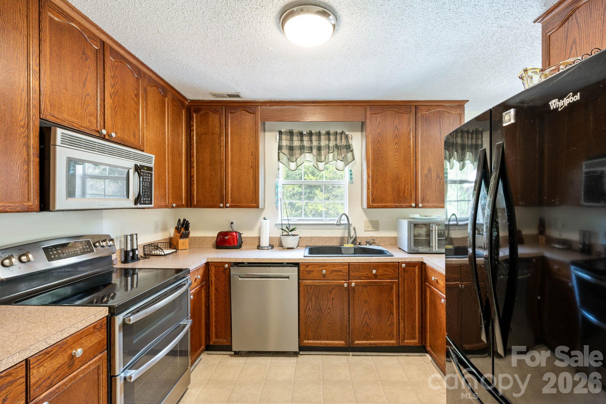 1300 Sugar Hollow Drive Property Photo 6