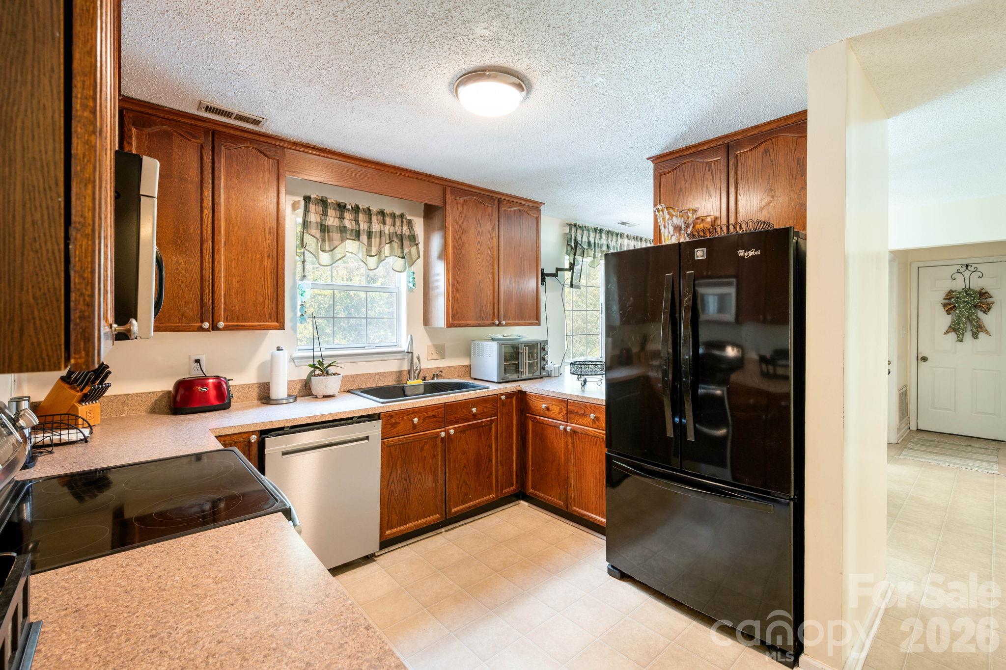 1300 Sugar Hollow Drive Property Photo 8