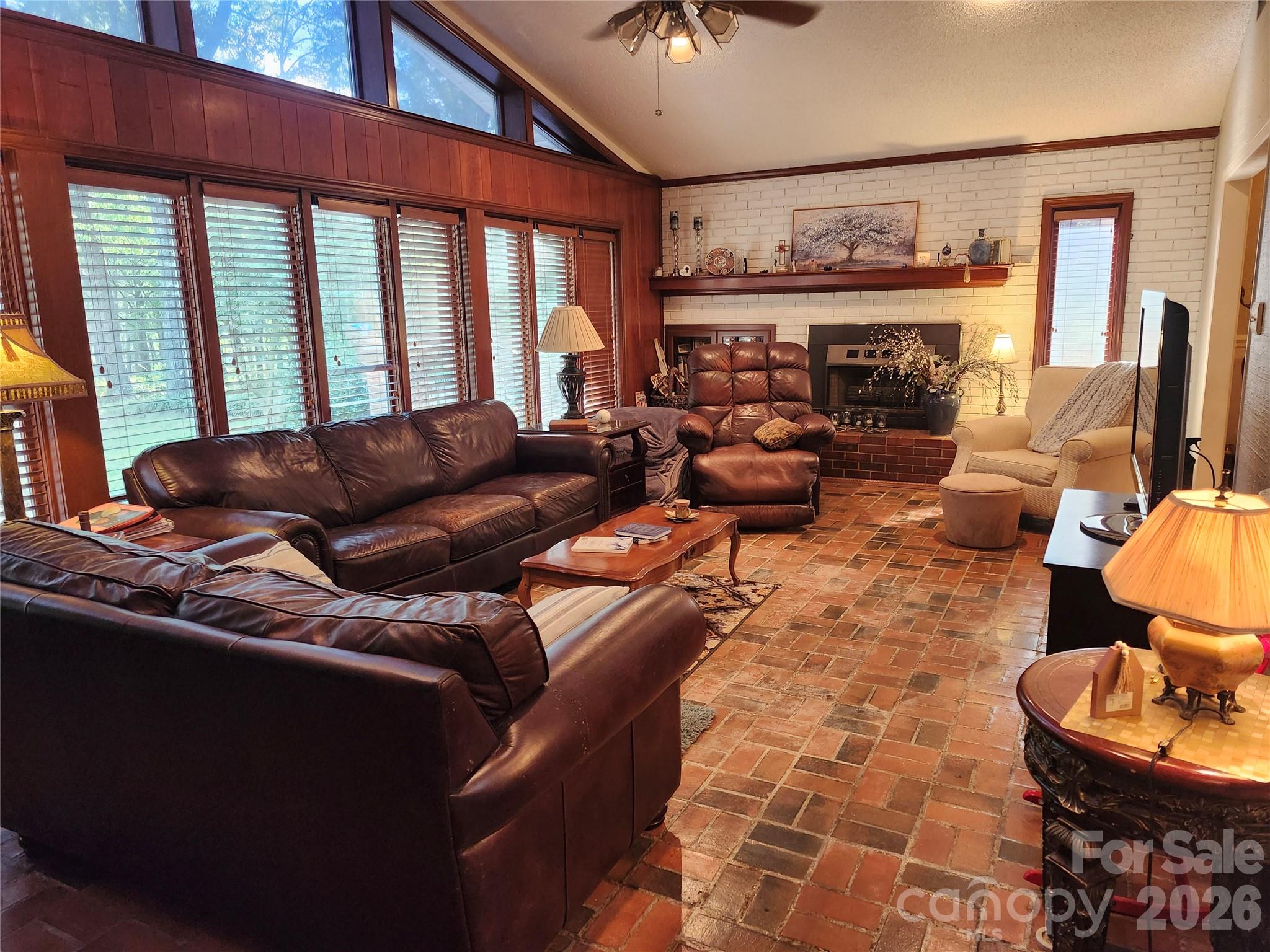 2409 Griffith Road Property Photo 8