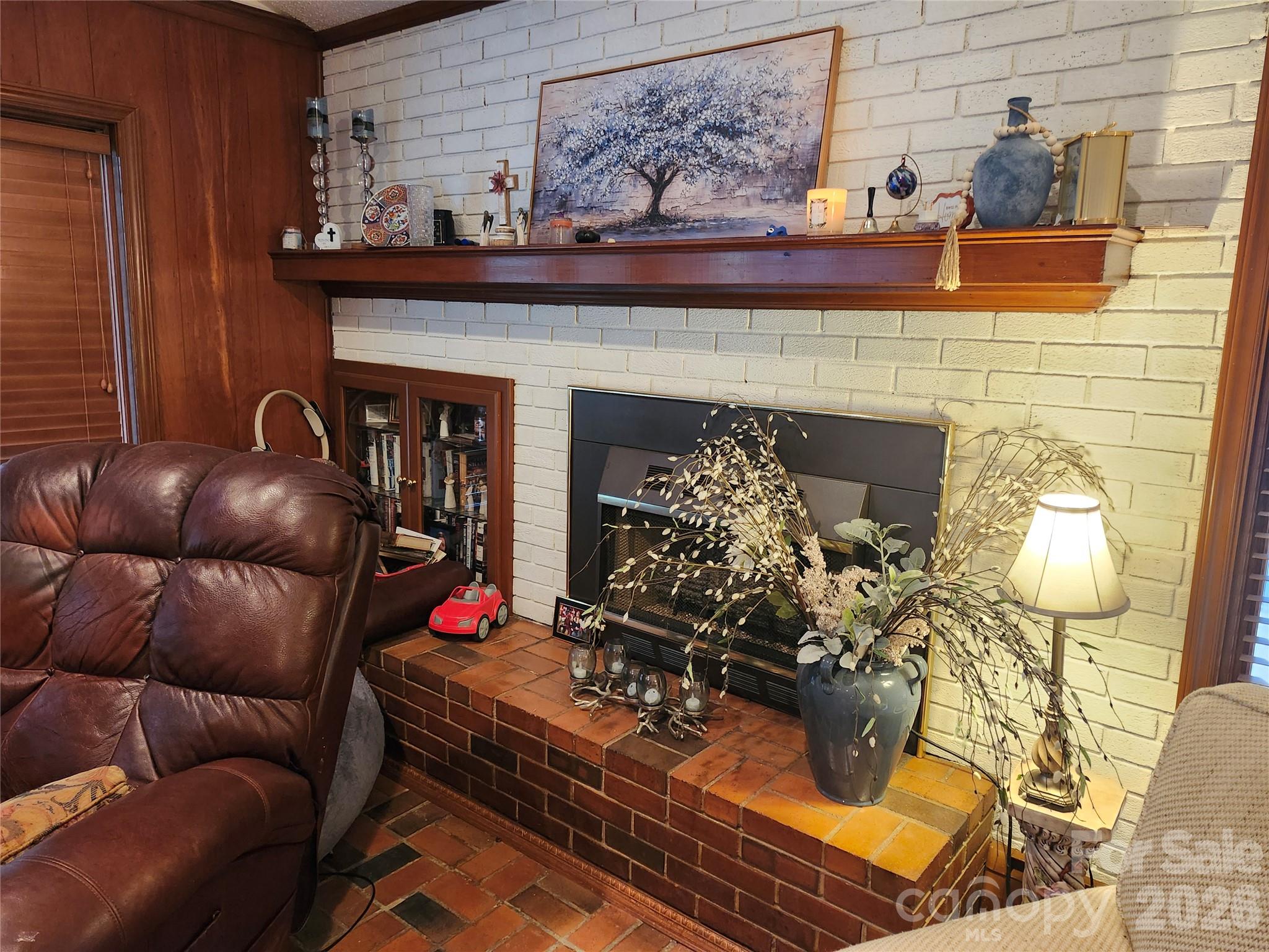 2409 Griffith Road Property Photo 9