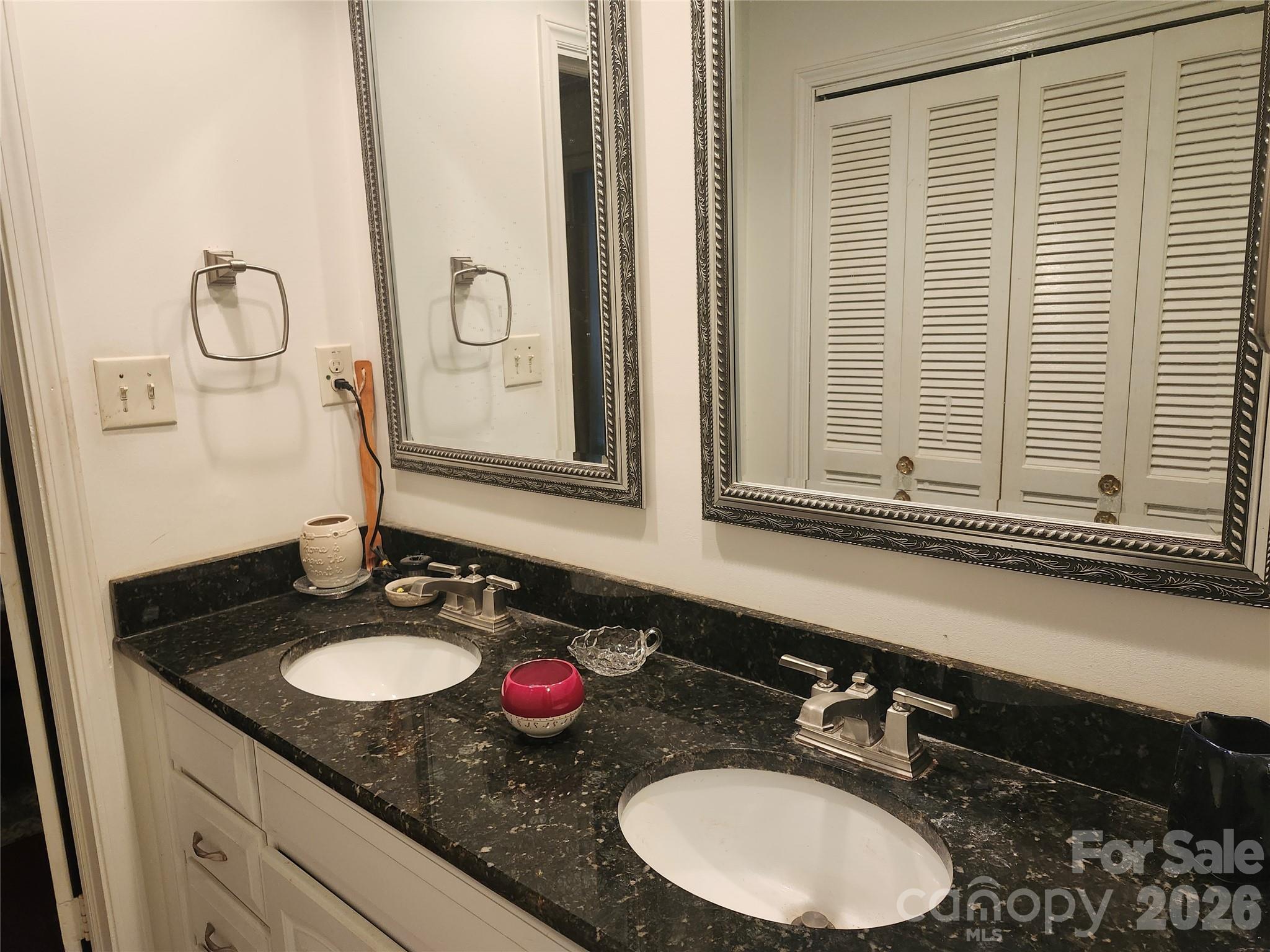 2409 Griffith Road Property Photo 10