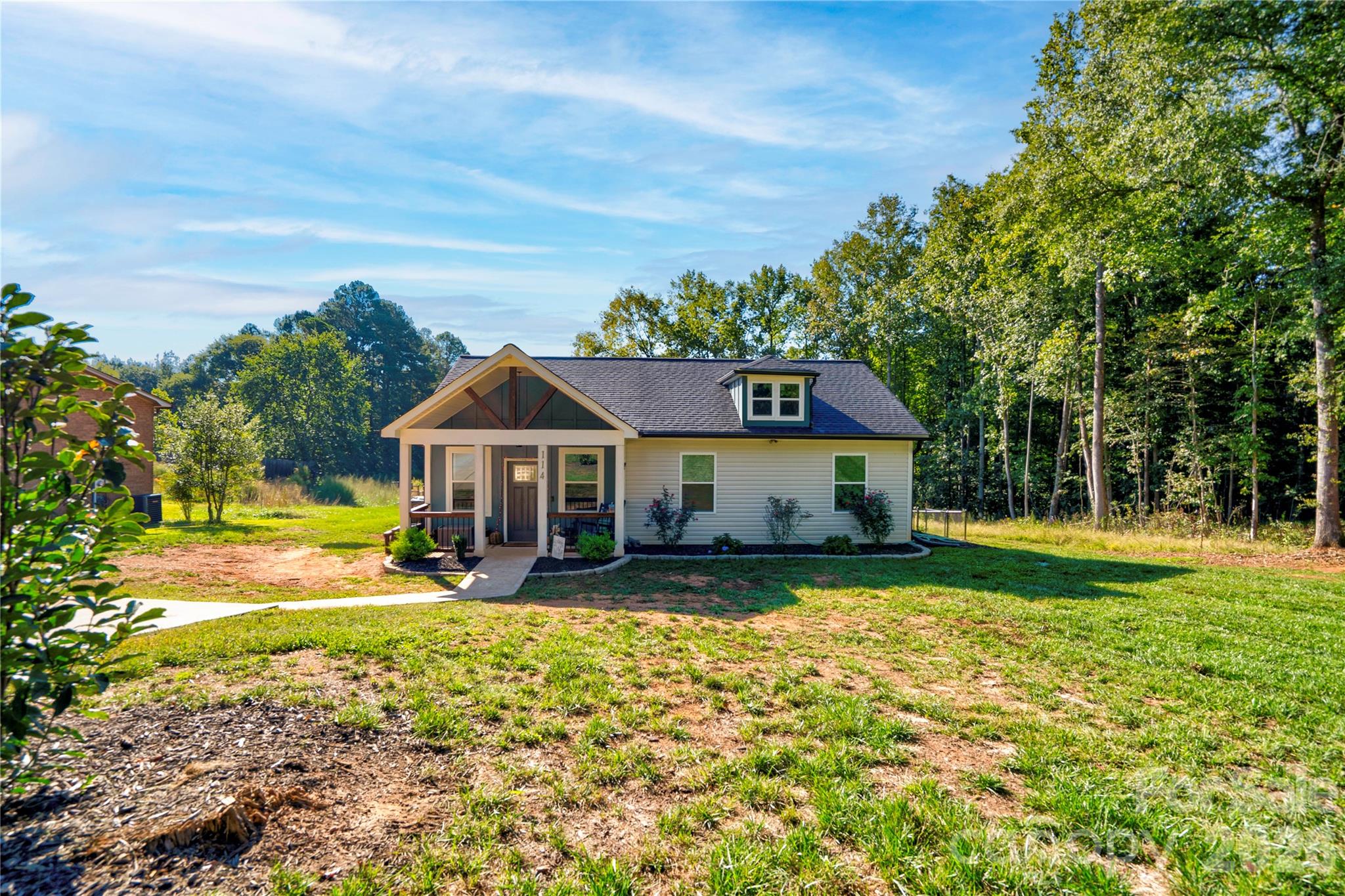 114 Crestbrook Circle Property Photo 1