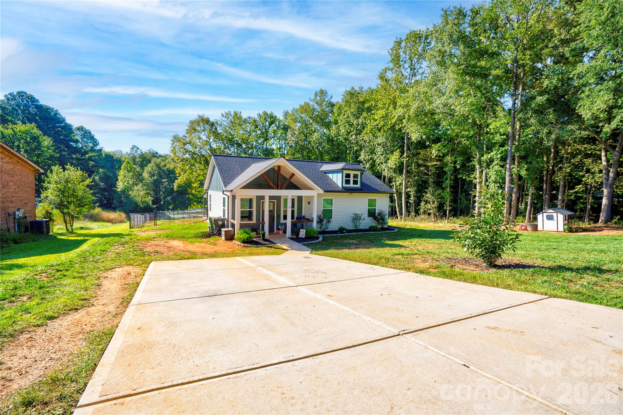 114 Crestbrook Circle Property Photo 3