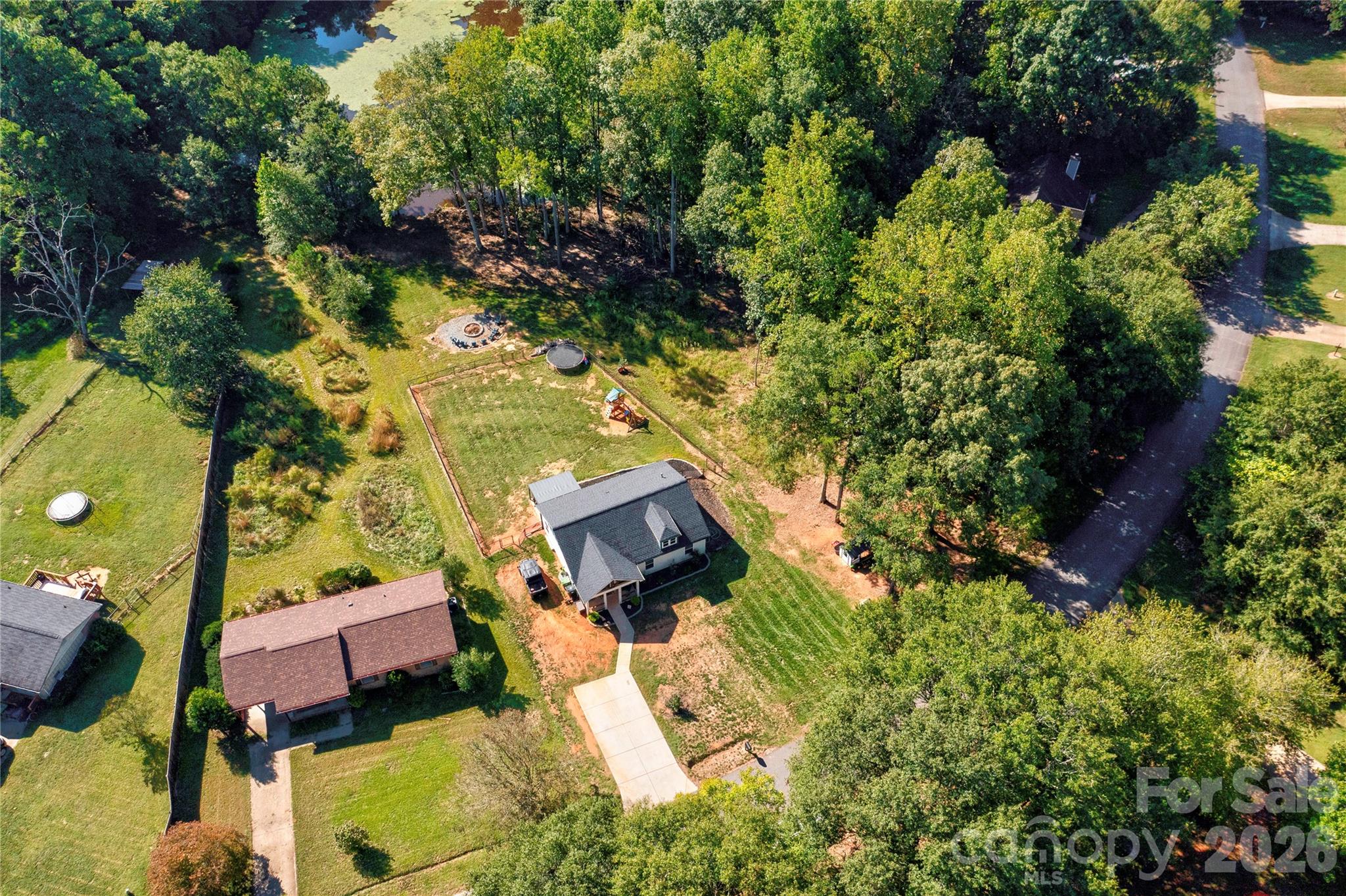 114 Crestbrook Circle Property Photo 6