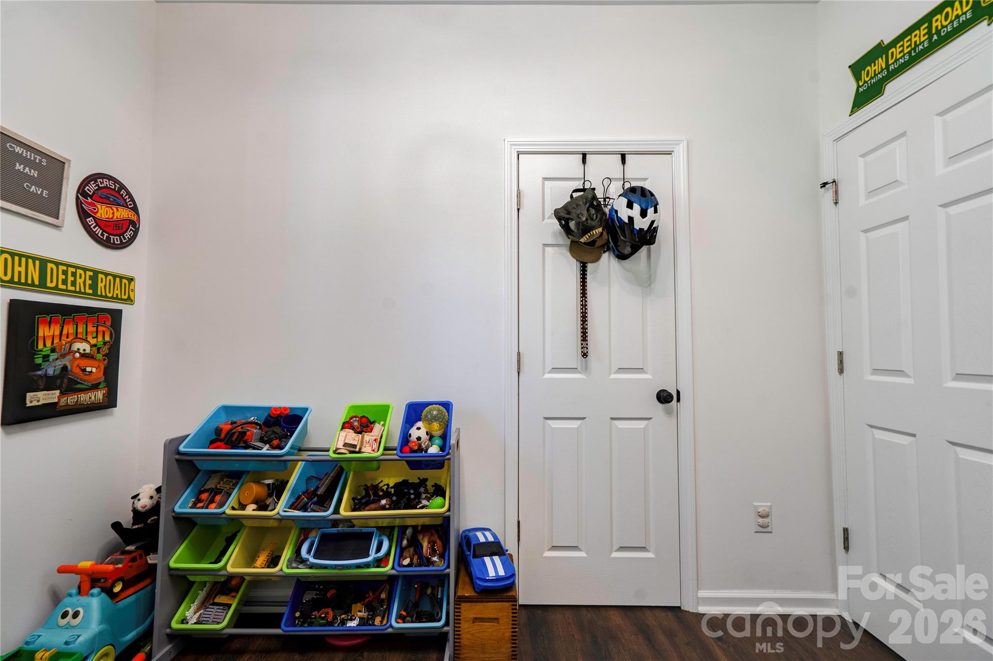 114 Crestbrook Circle Property Photo 31