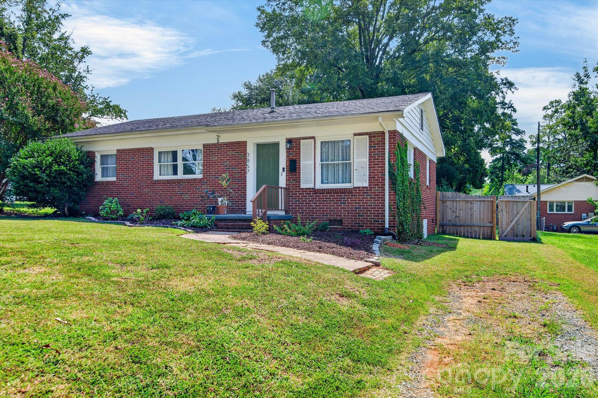 3857 Whitehall Drive Property Photo 4