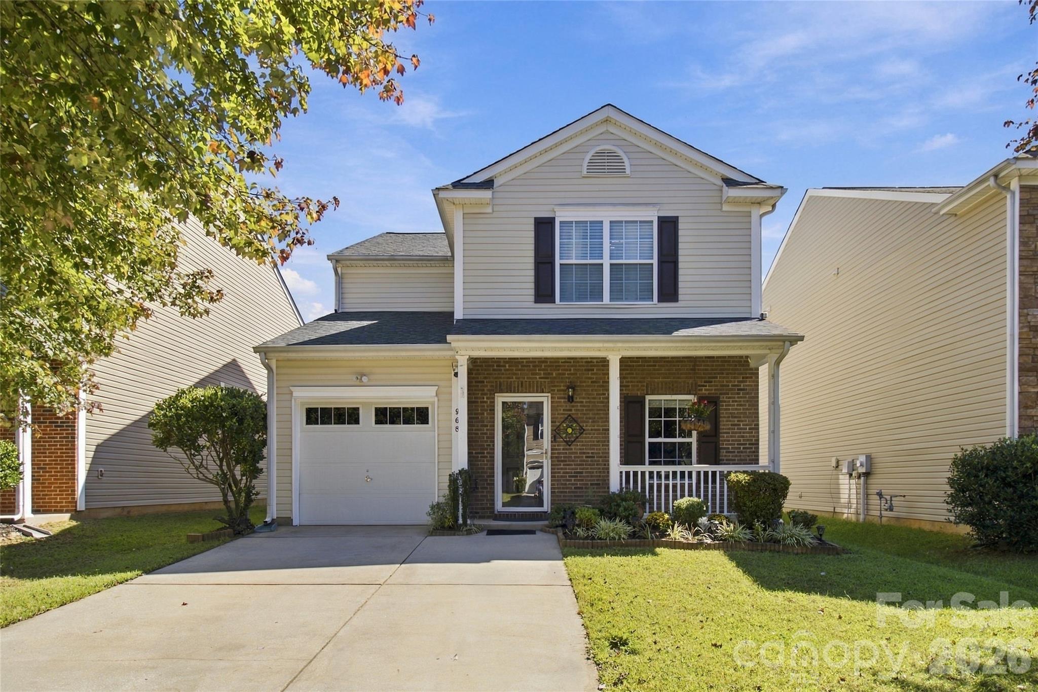 968 Willow Creek Drive Property Photo 1