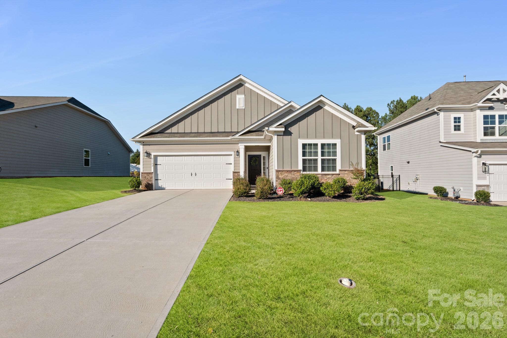 2102 Sabra Street Property Photo 1