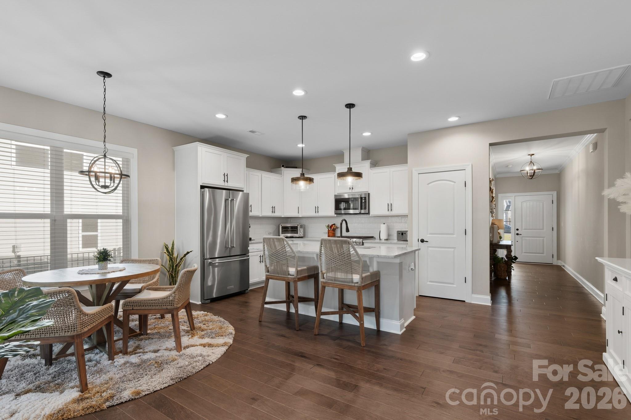 2102 Sabra Street Property Photo 4