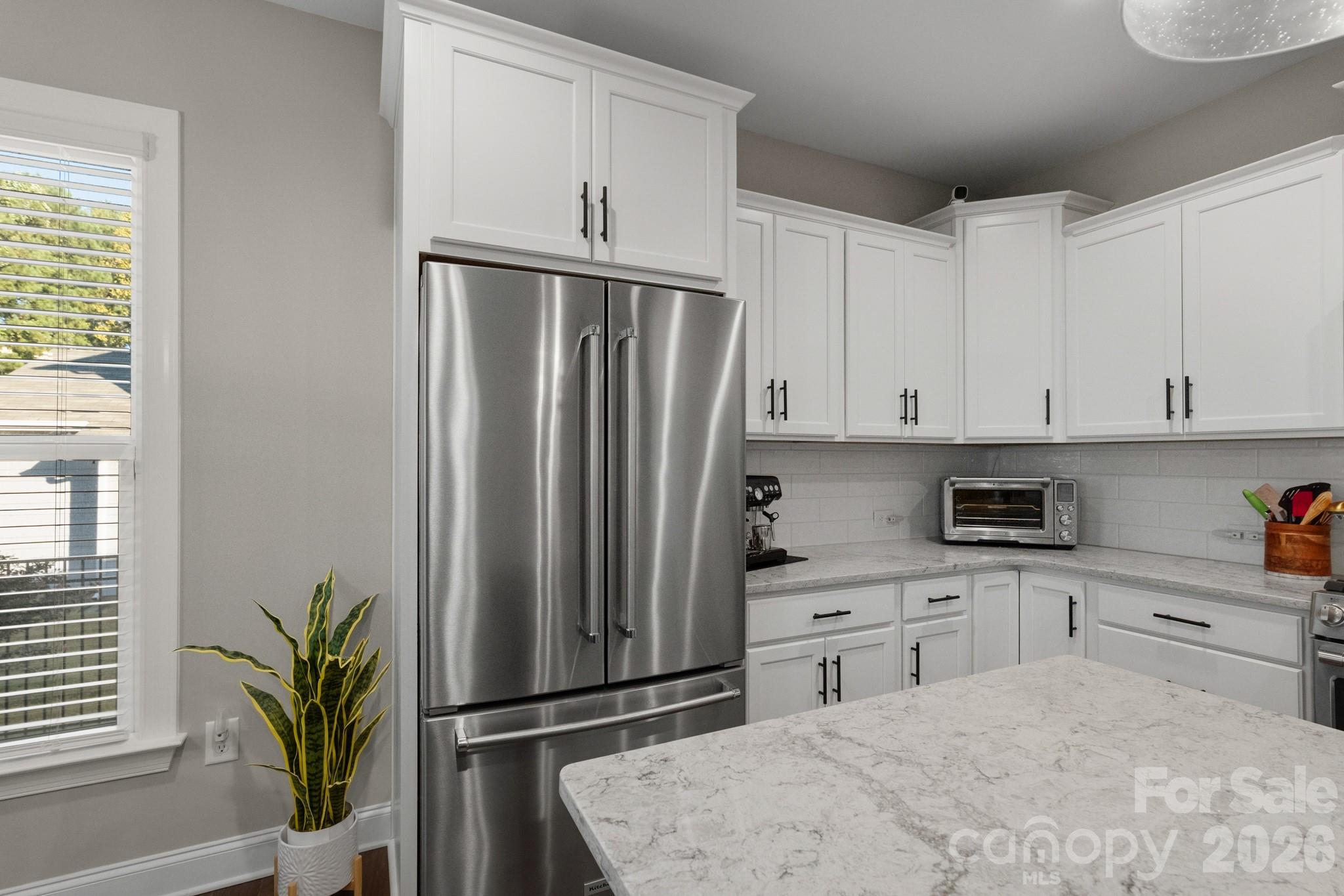 2102 Sabra Street Property Photo 6