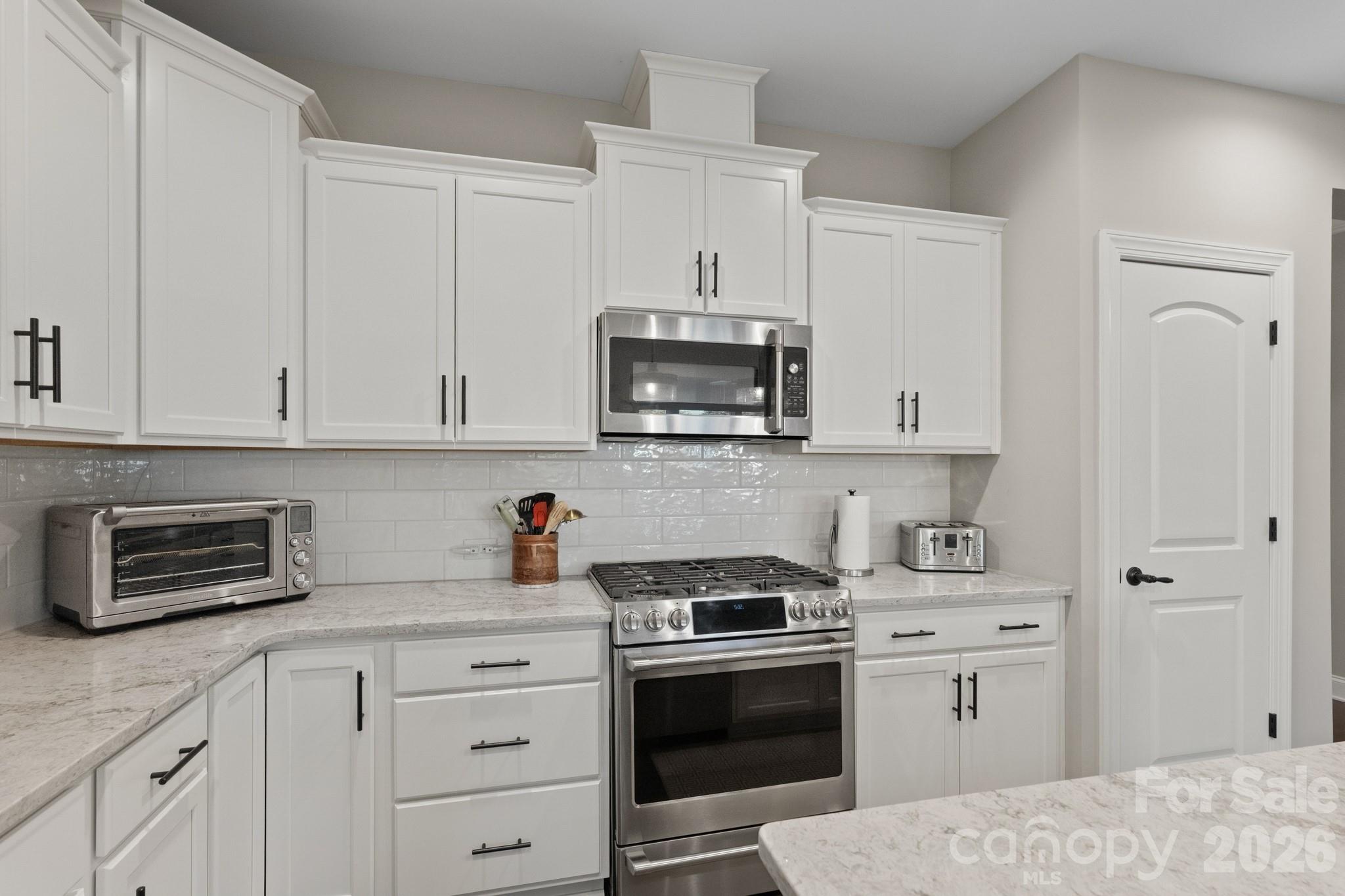 2102 Sabra Street Property Photo 7