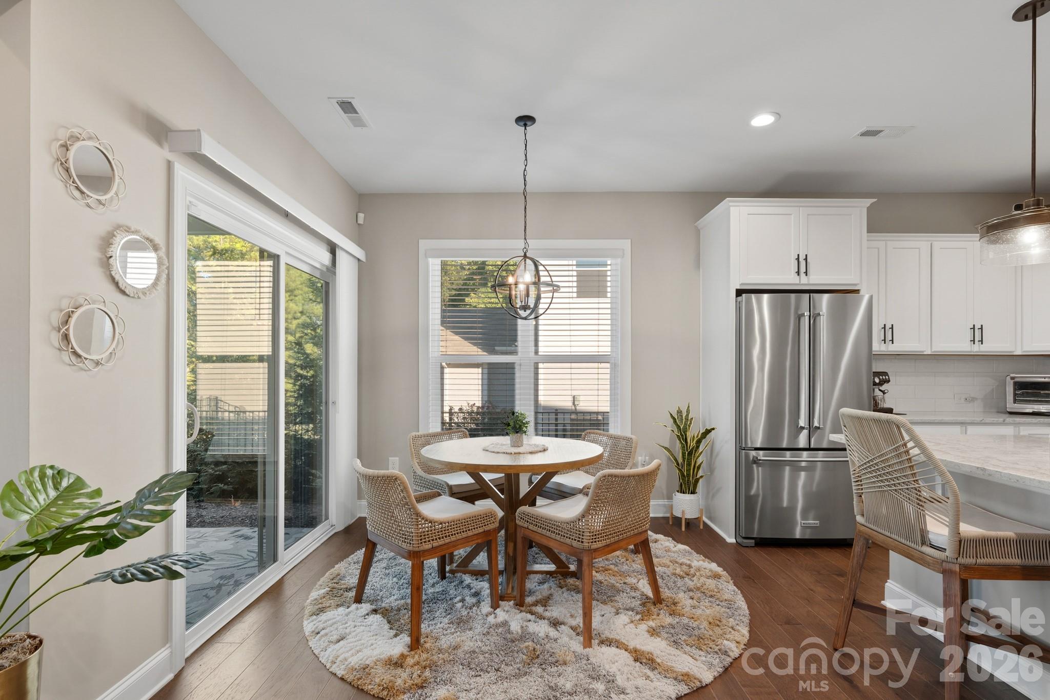 2102 Sabra Street Property Photo 9
