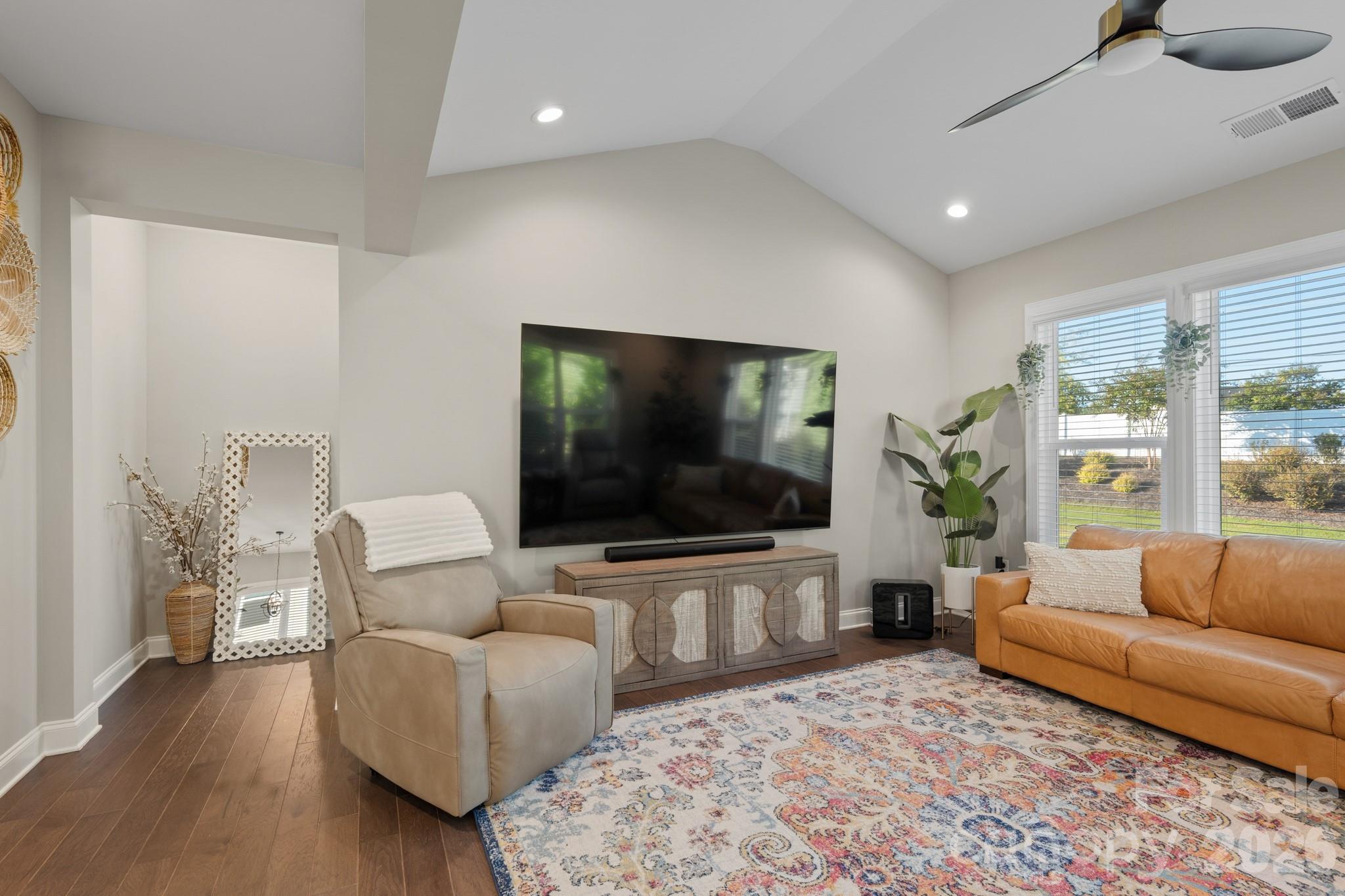 2102 Sabra Street Property Photo 10