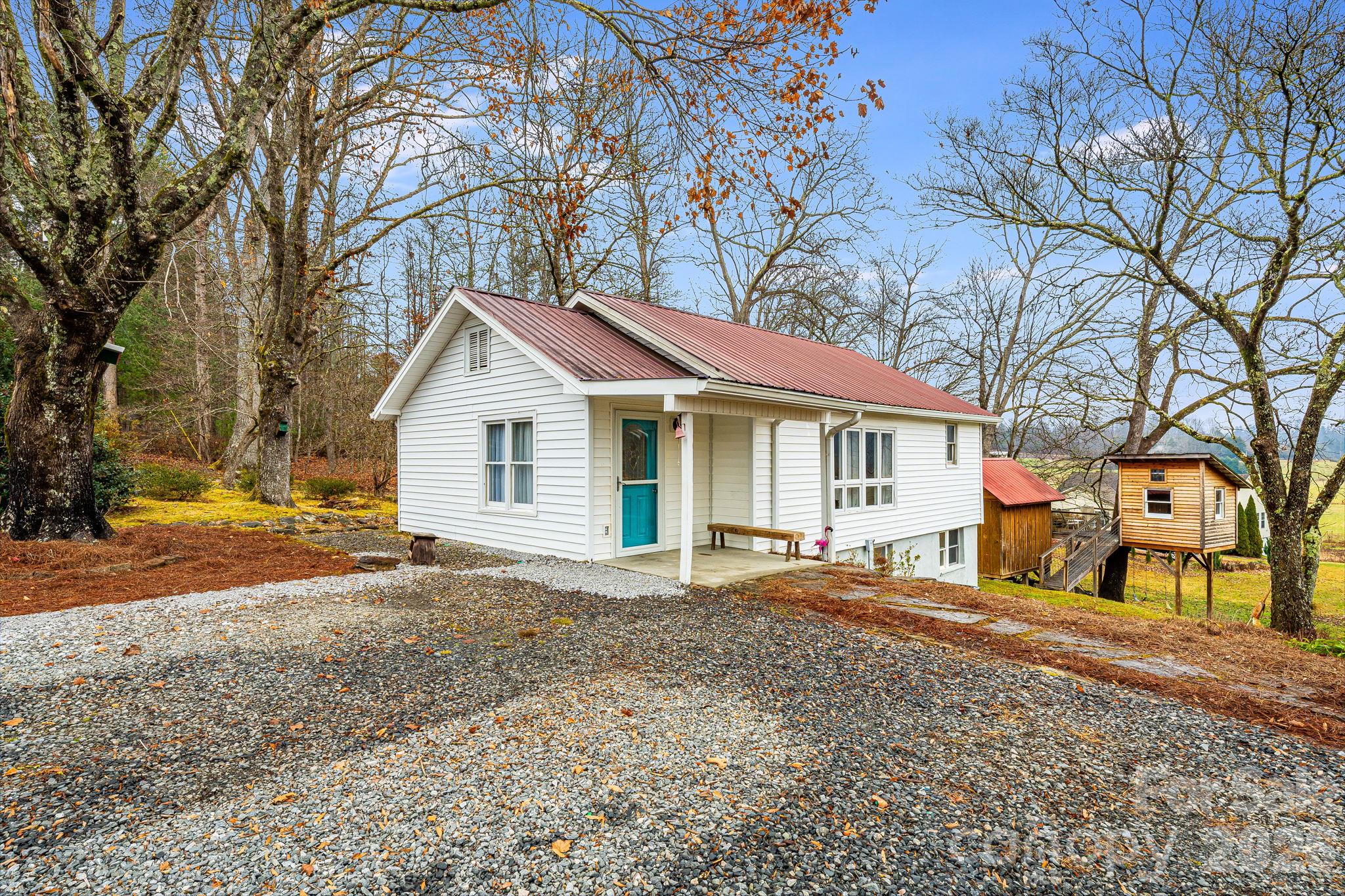 195 Whitmire Road Property Photo 1