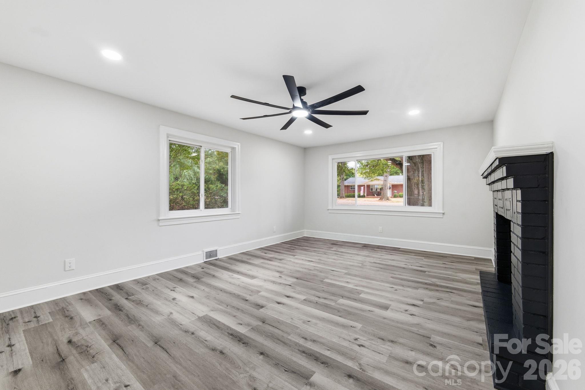 214 Dalewood Avenue Property Photo 6