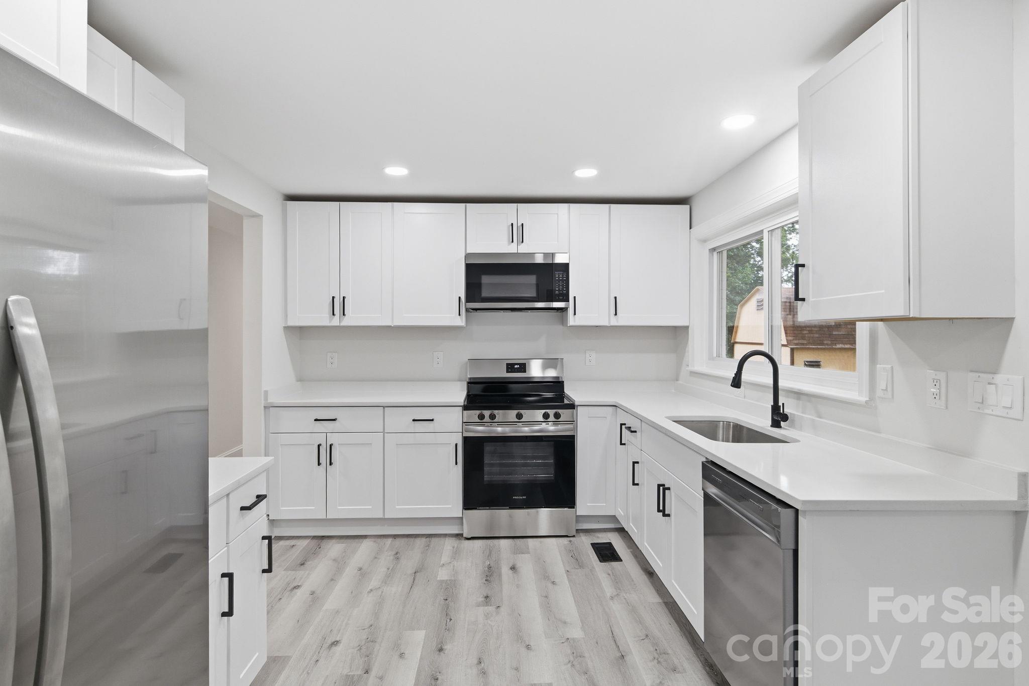 214 Dalewood Avenue Property Photo 8