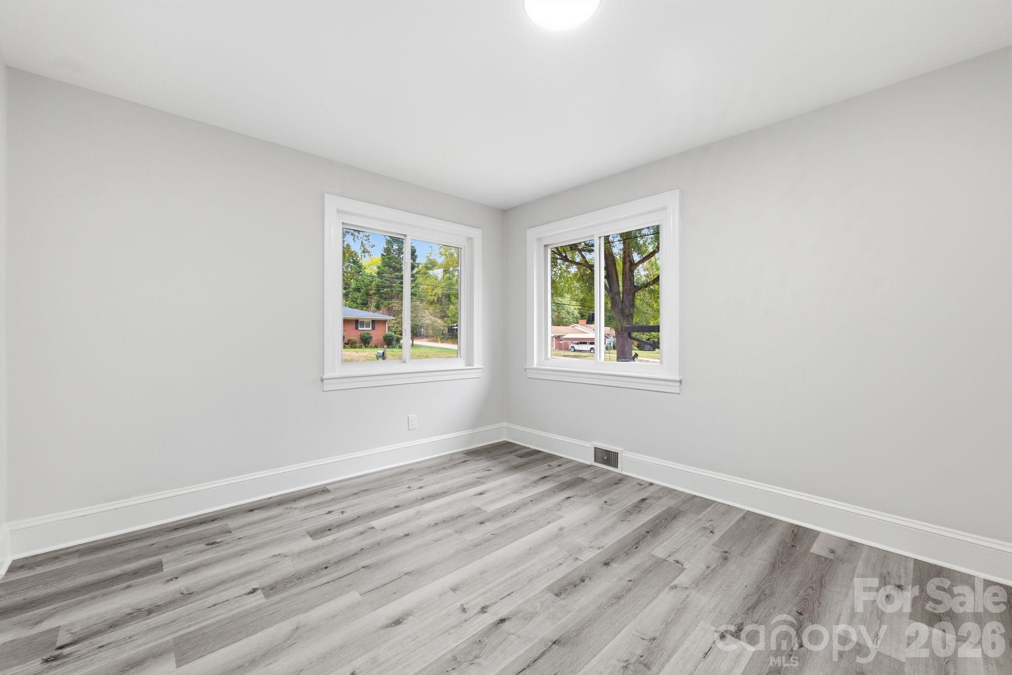 214 Dalewood Avenue Property Photo 23