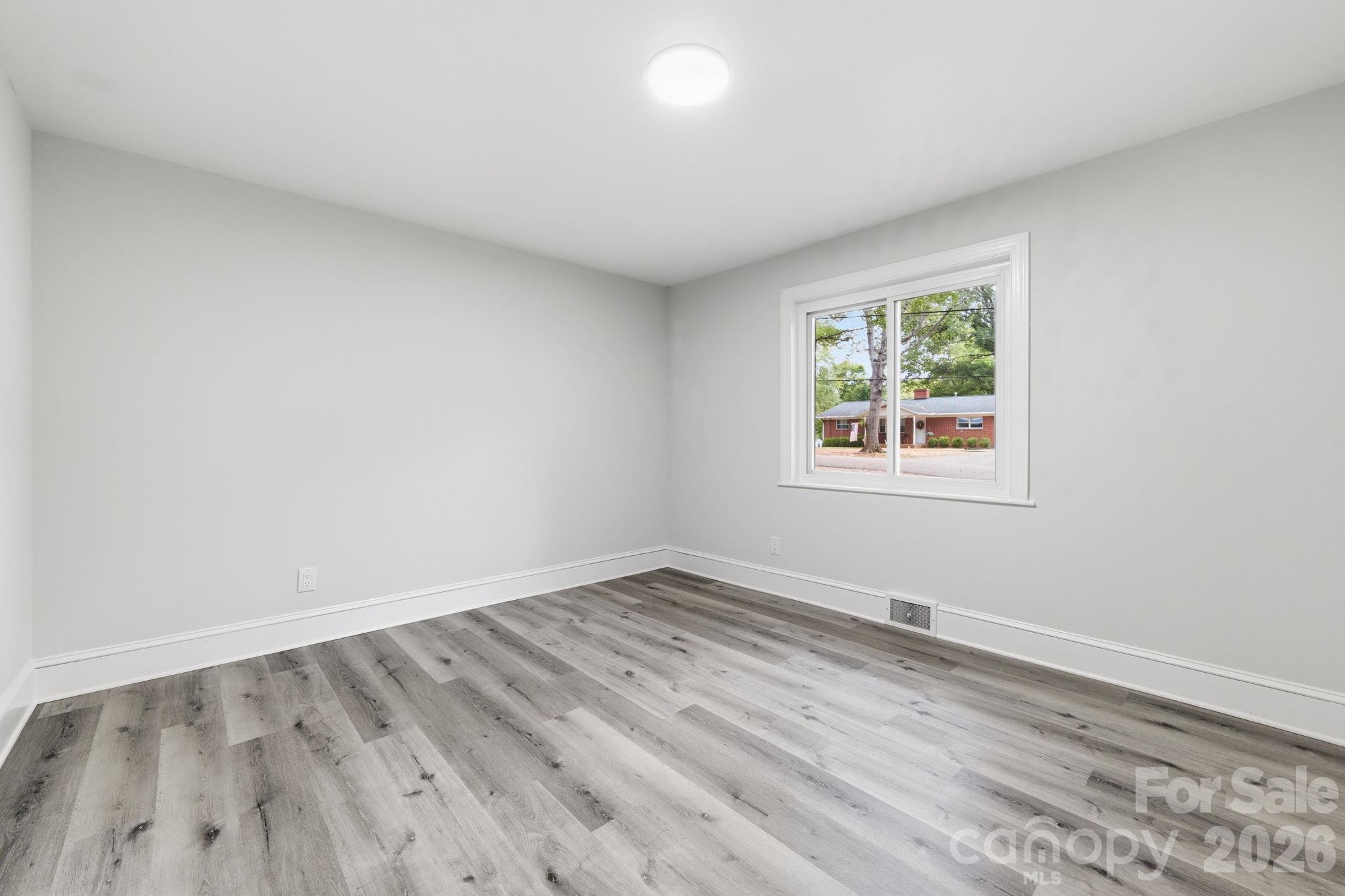 214 Dalewood Avenue Property Photo 25