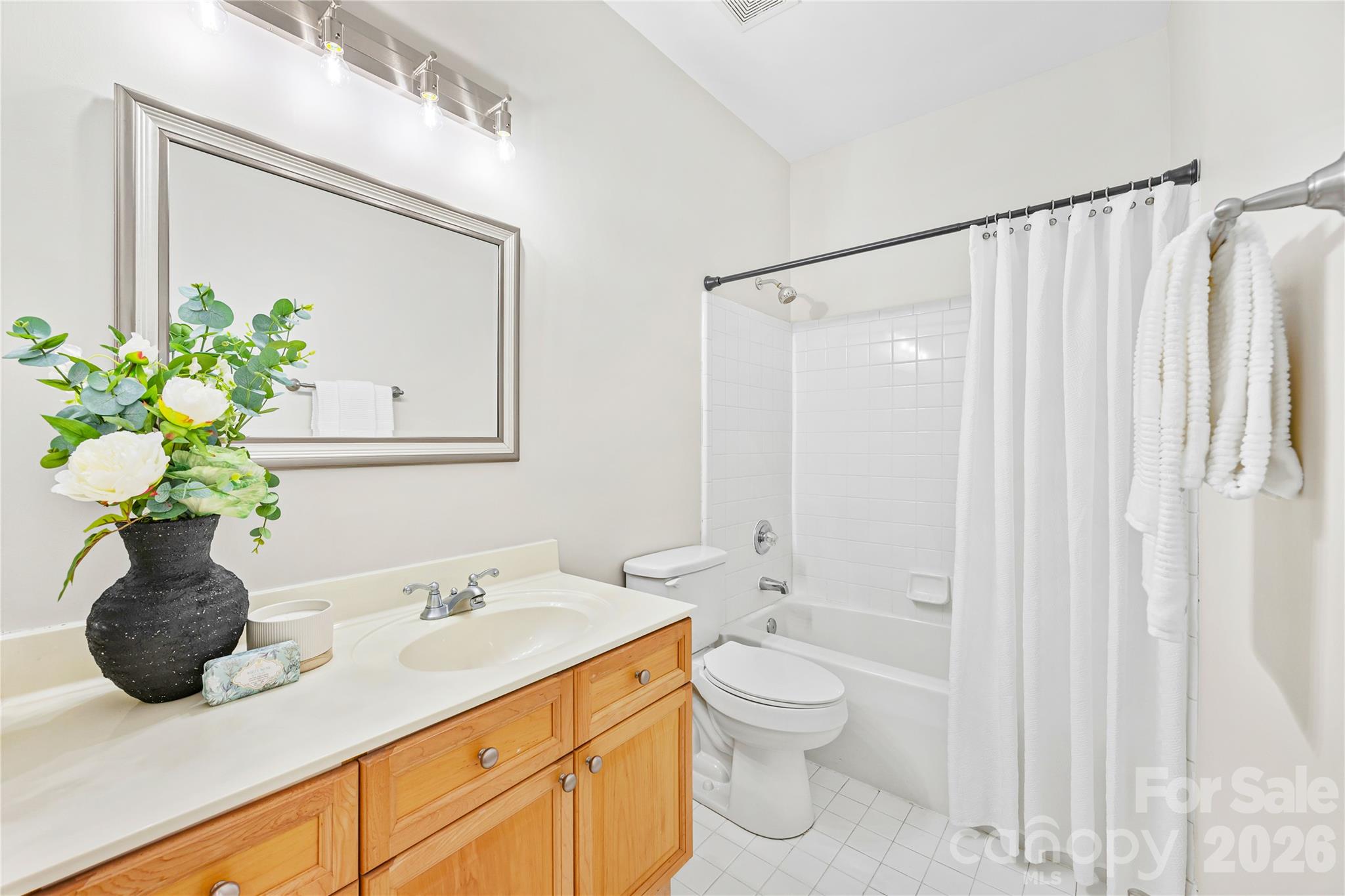 915 Northeast Drive 22 Property Photo 18