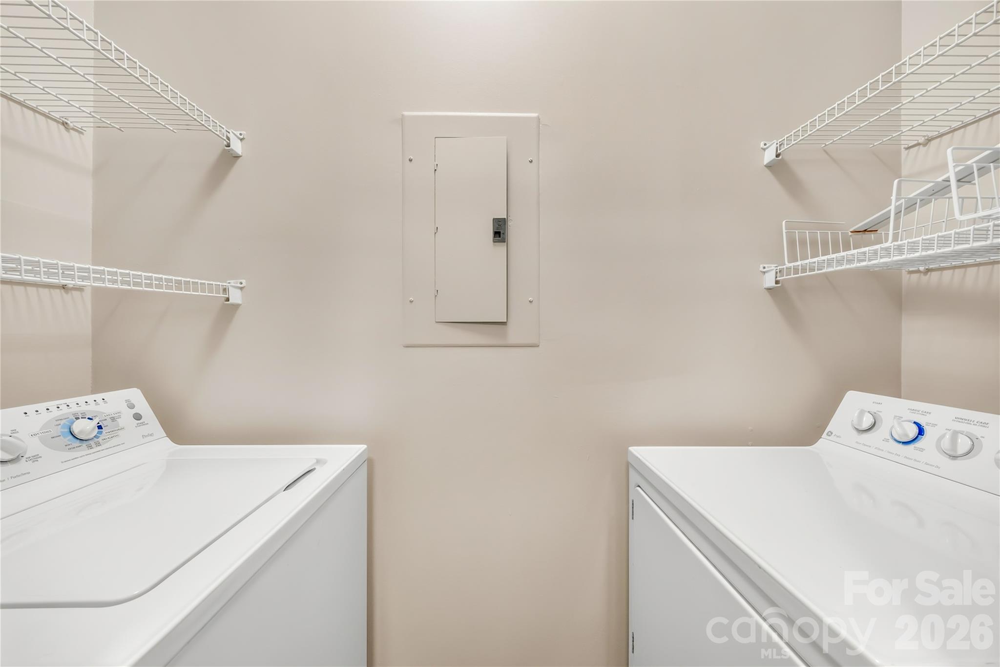 915 Northeast Drive 22 Property Photo 23
