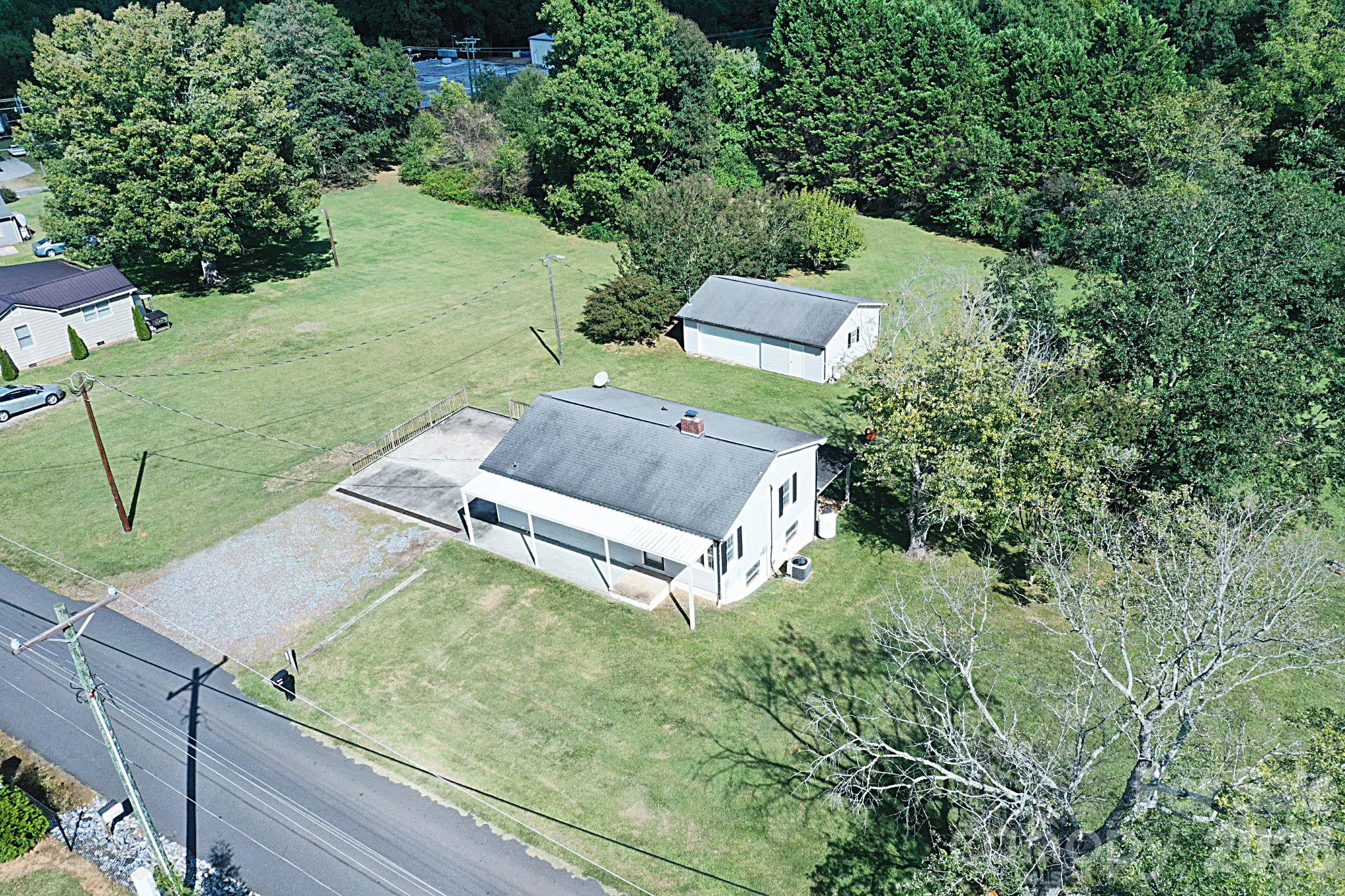 3383 Evans Drive Property Photo 2