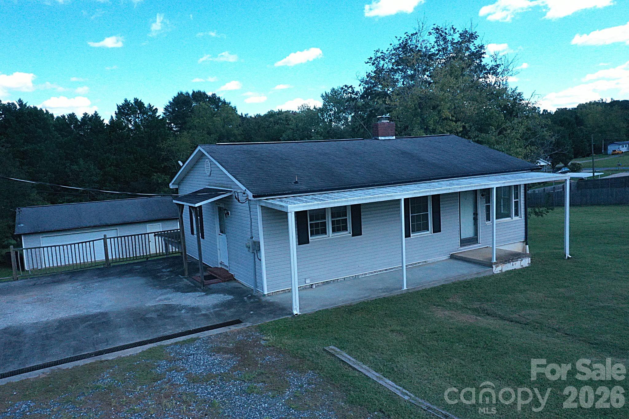 3383 Evans Drive Property Photo 3
