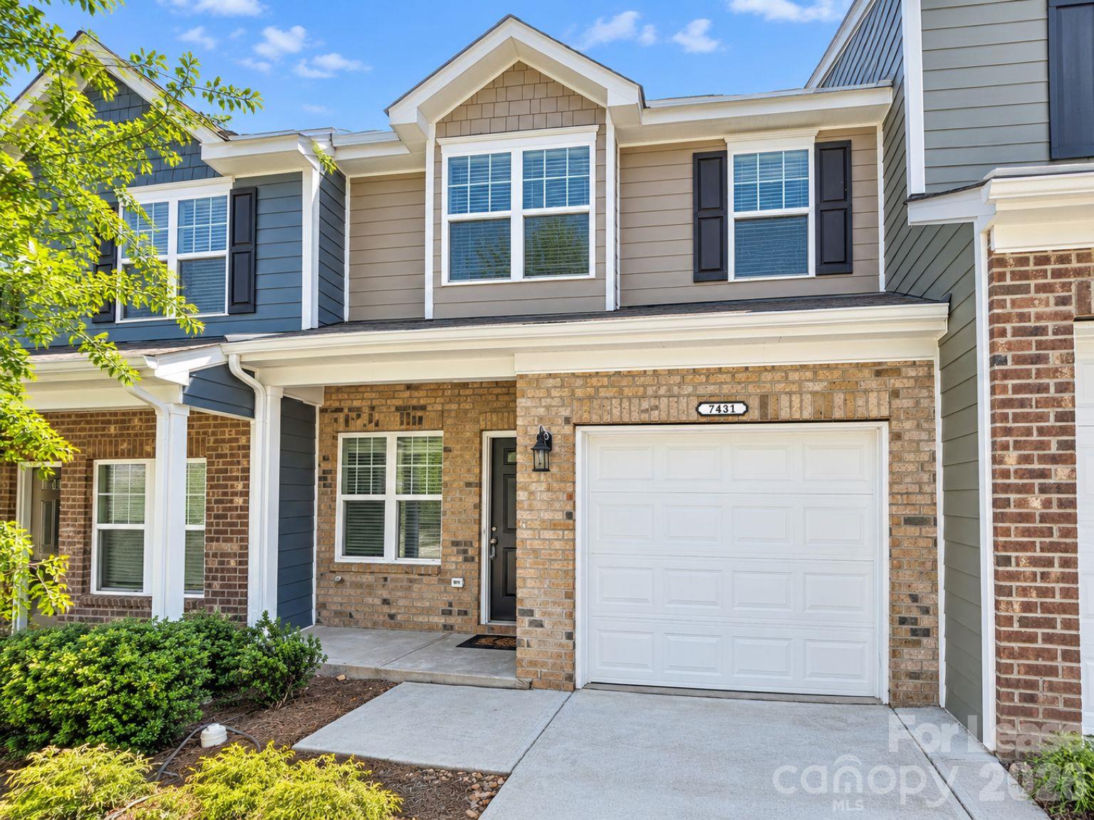 7431 Sienna Heights Place Property Photo 1