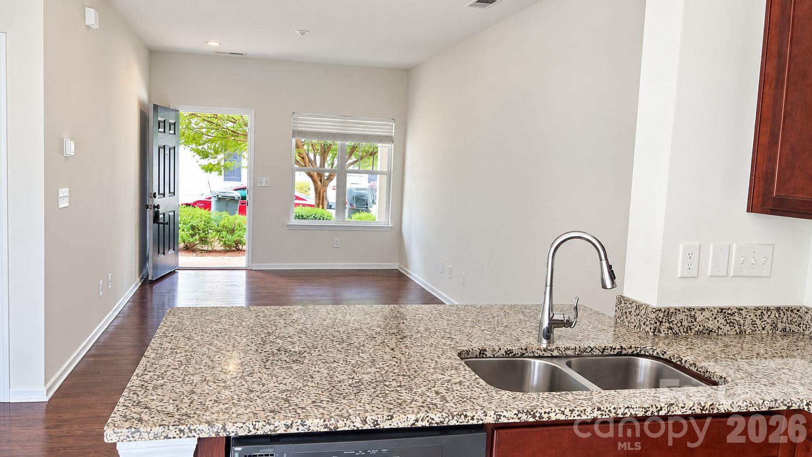 7431 Sienna Heights Place Property Photo 8