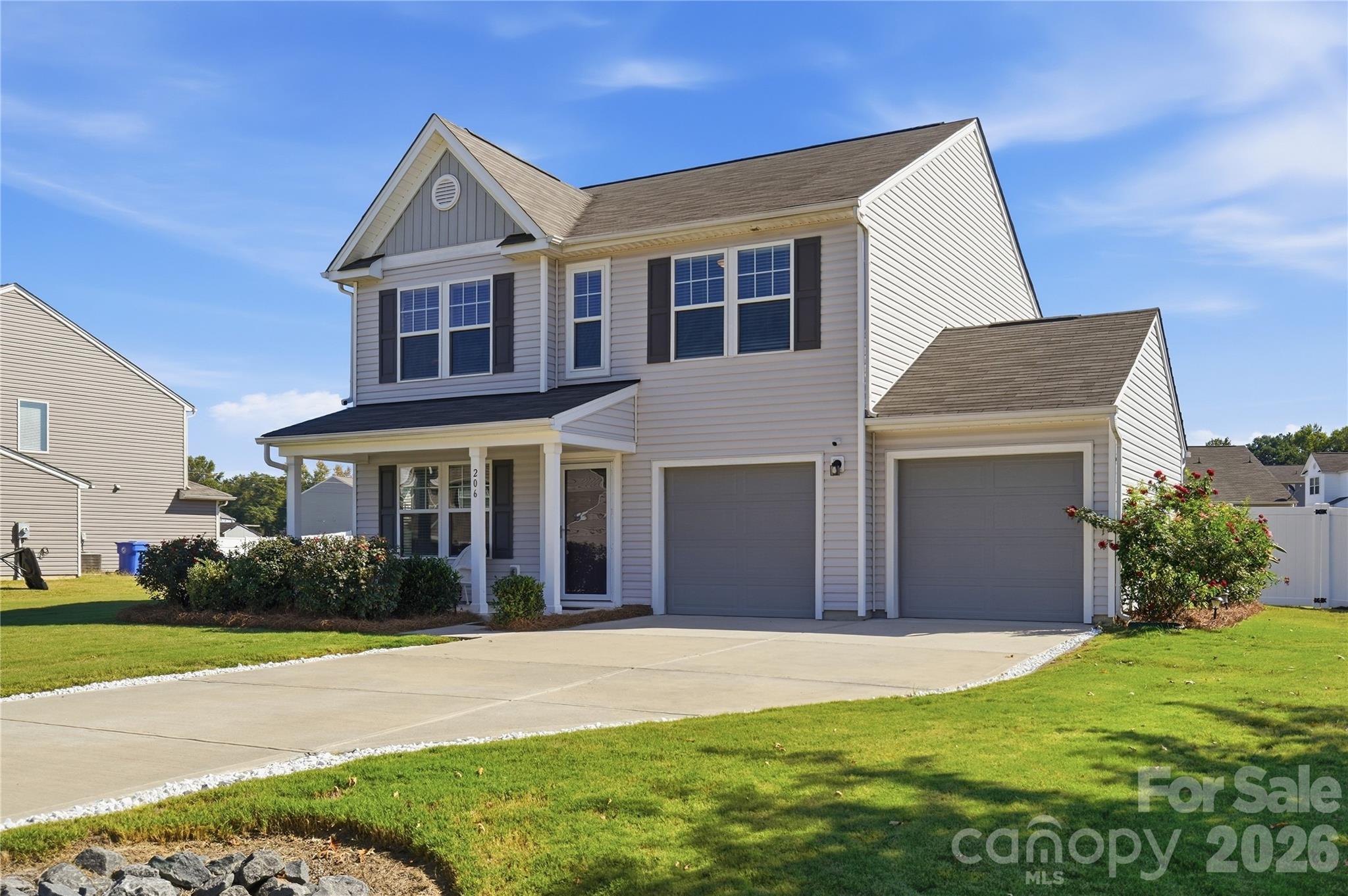 206 Amberly Circle Property Photo 3