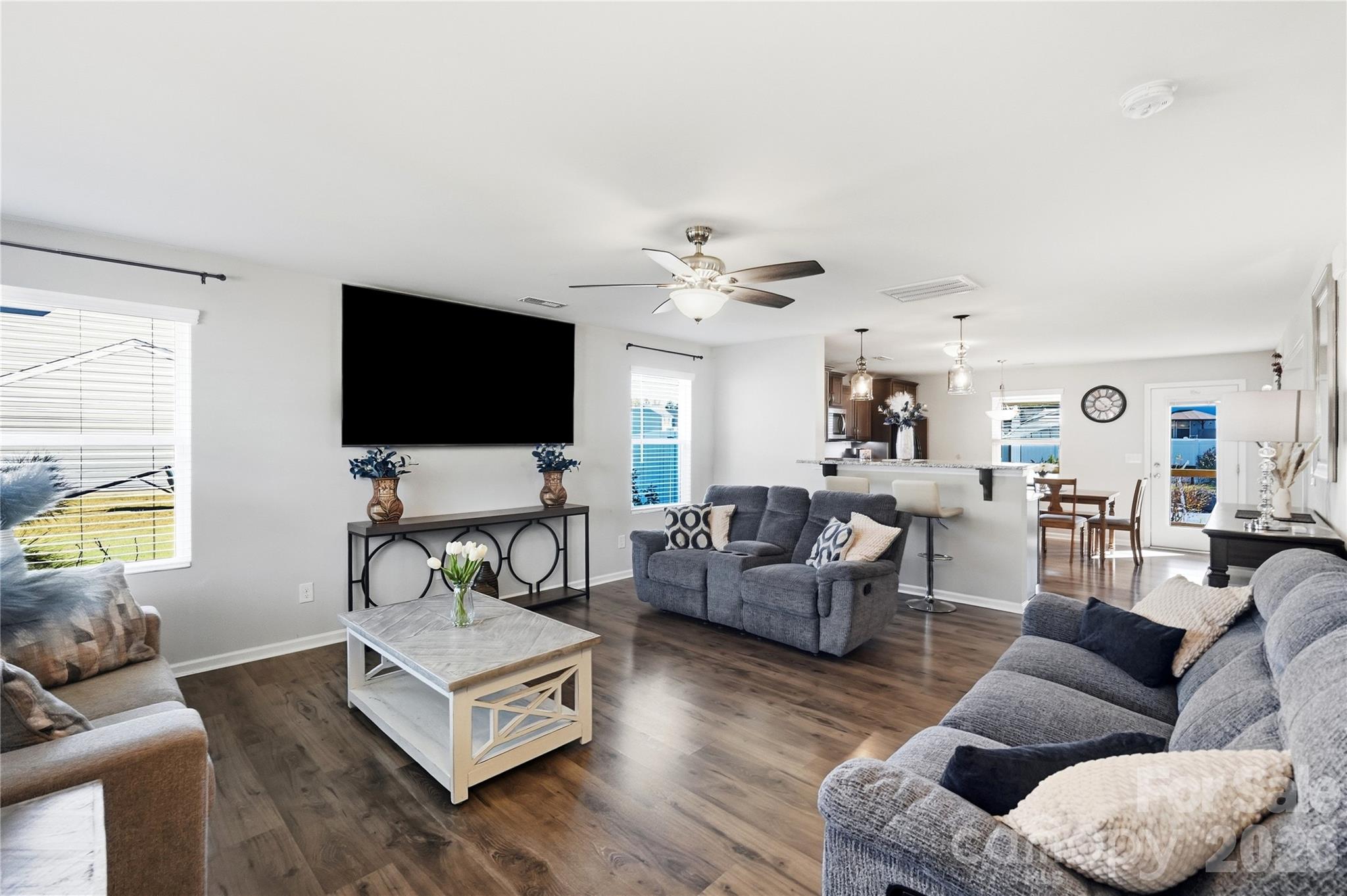 206 Amberly Circle Property Photo 8