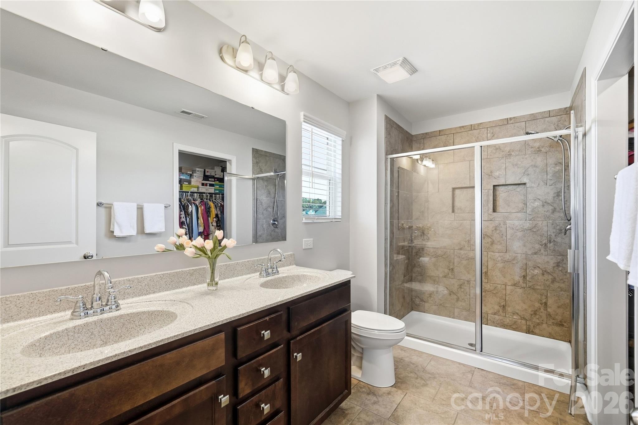 206 Amberly Circle Property Photo 23