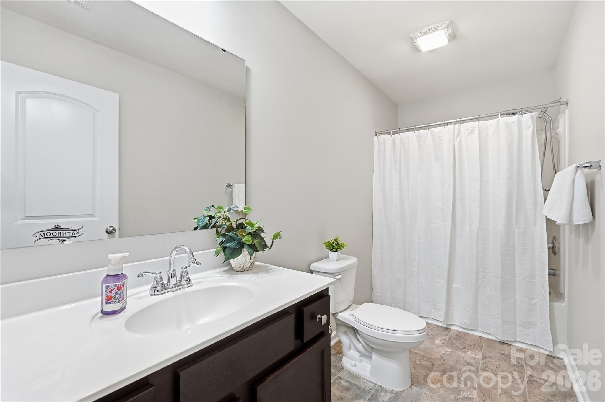 206 Amberly Circle Property Photo 27