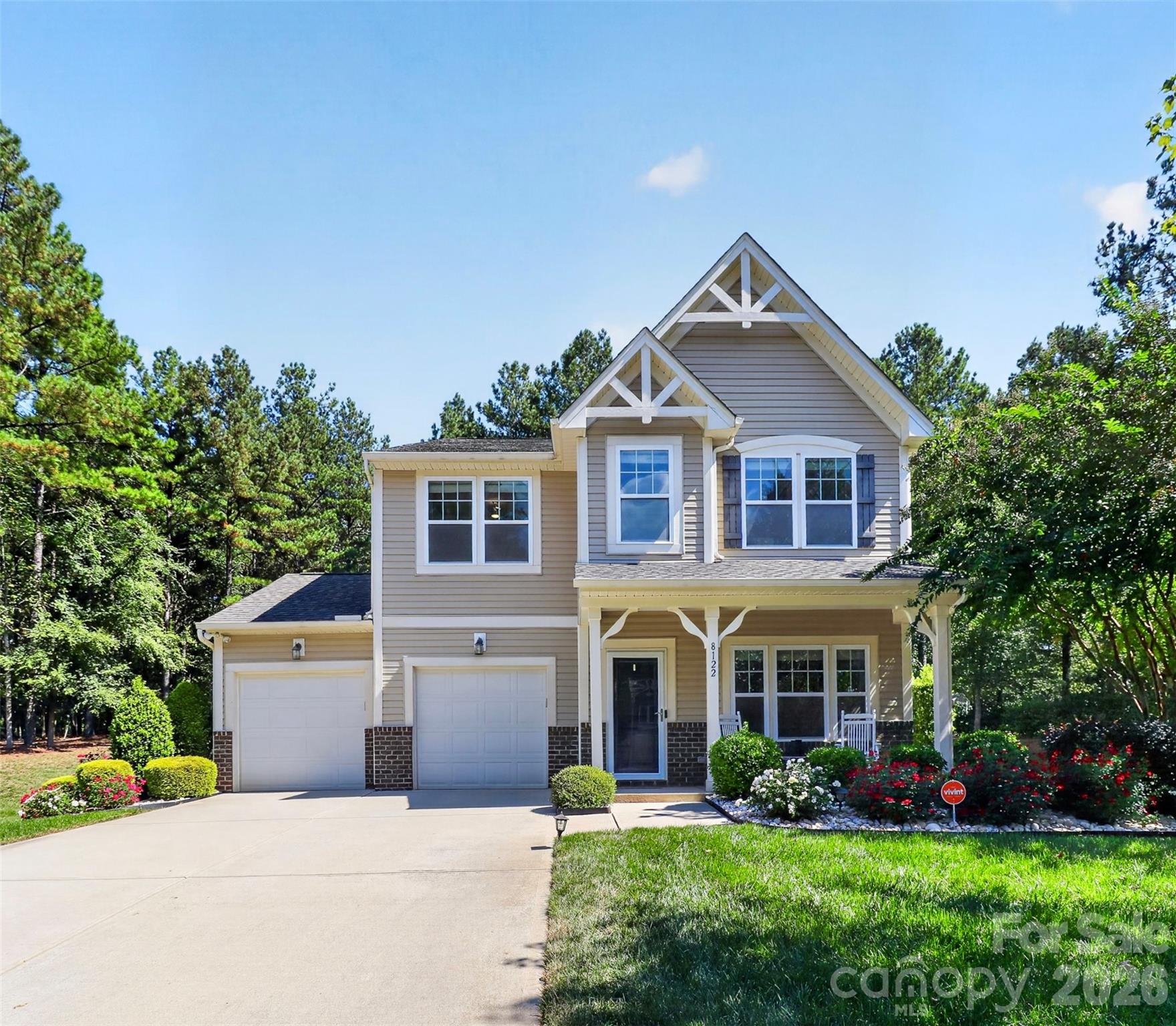 8122 Mossy Rock Road Property Photo 1