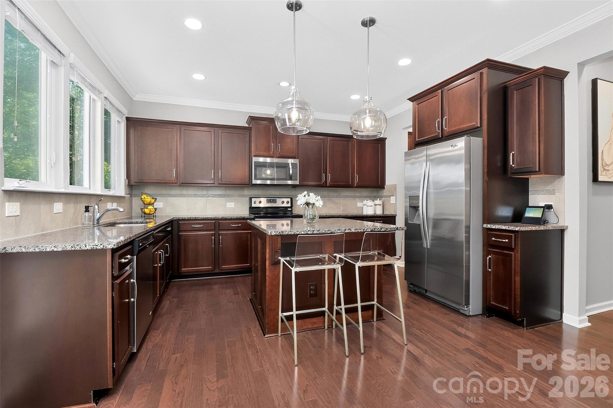 8122 Mossy Rock Road Property Photo 8
