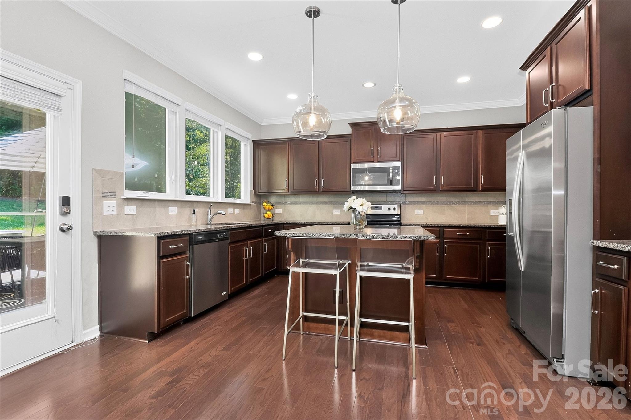 8122 Mossy Rock Road Property Photo 9