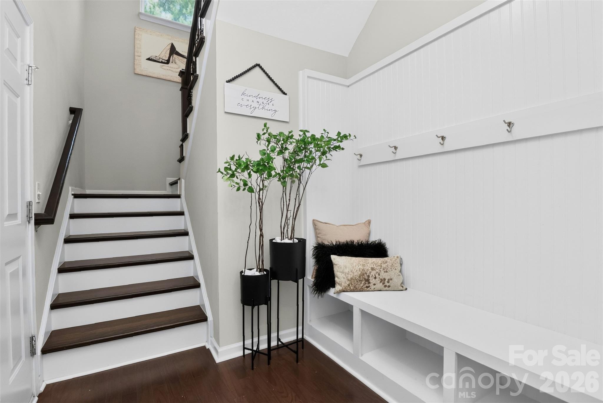 8122 Mossy Rock Road Property Photo 14