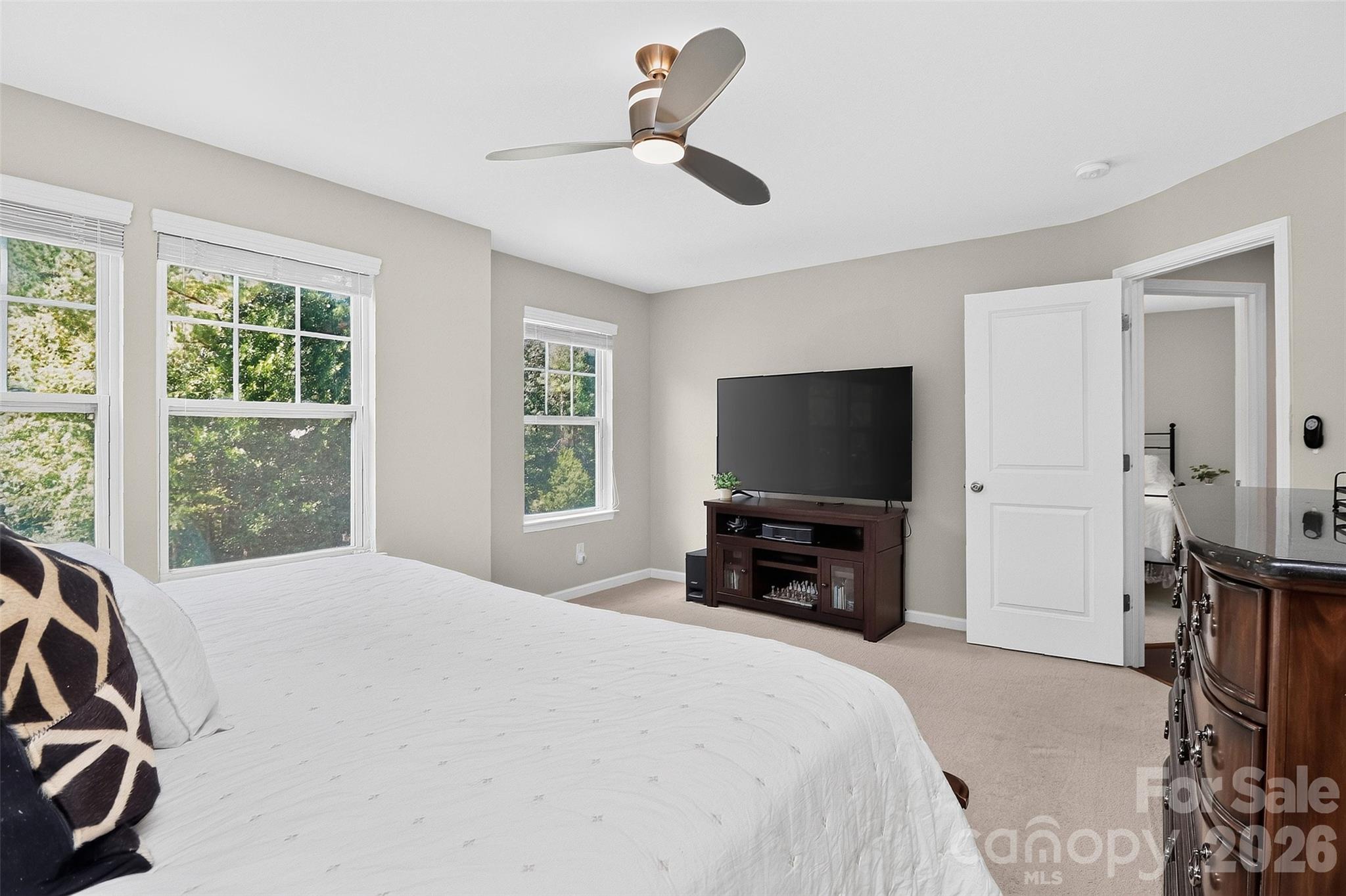 8122 Mossy Rock Road Property Photo 16