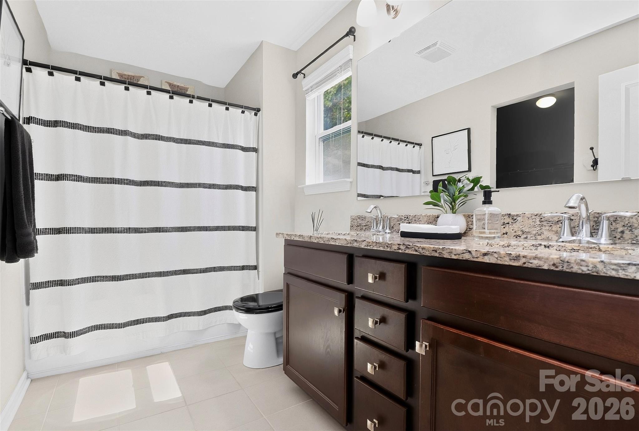 8122 Mossy Rock Road Property Photo 17
